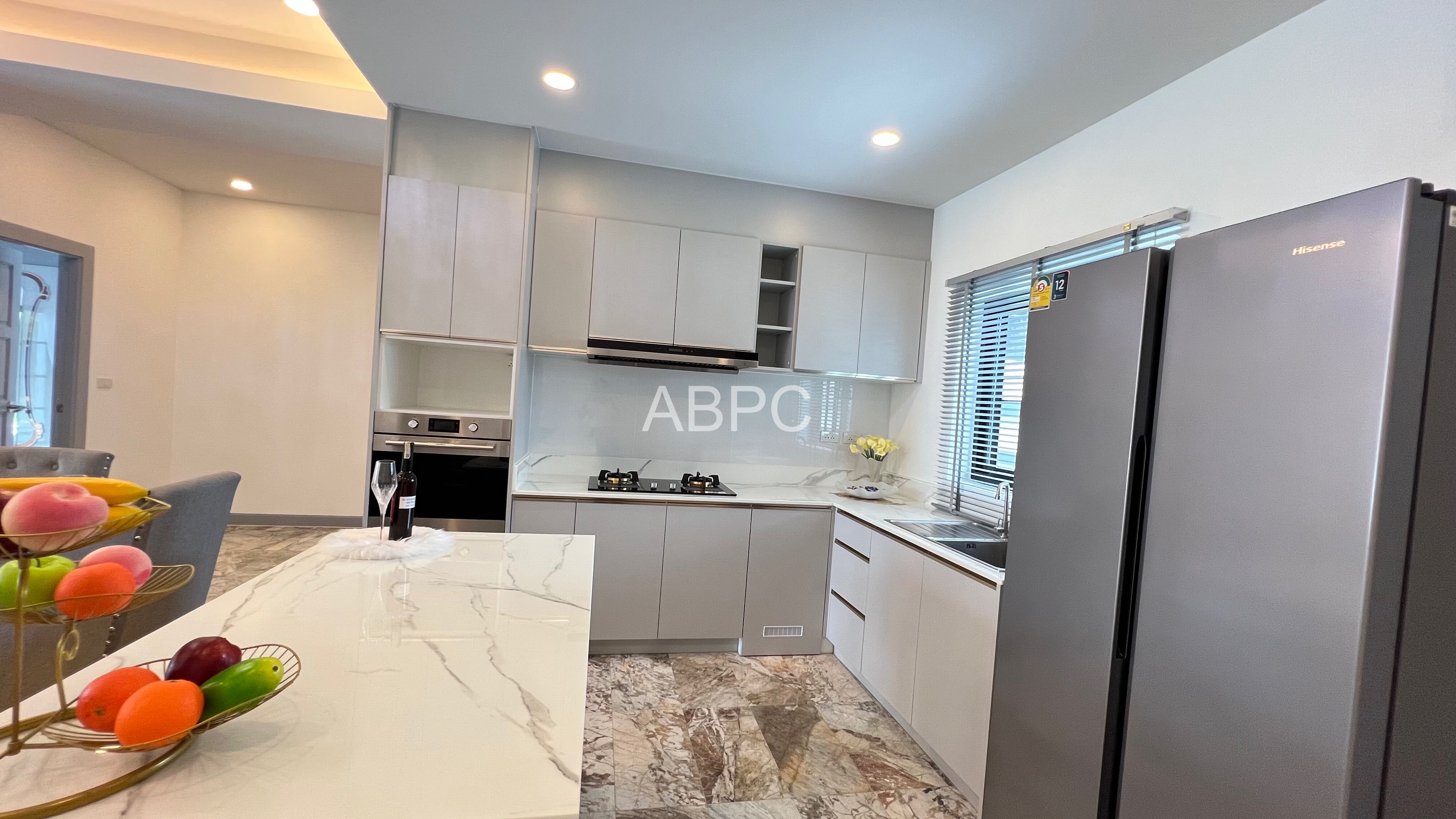 4 Bedrooms 4 Bathrooms in East Pattaya photo 16