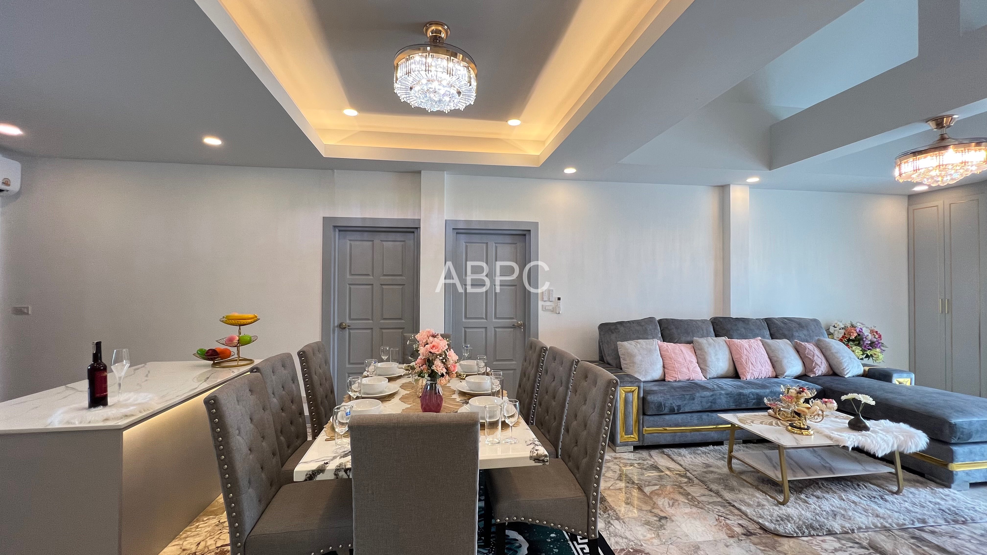 4 Bedrooms 4 Bathrooms in East Pattaya photo 5