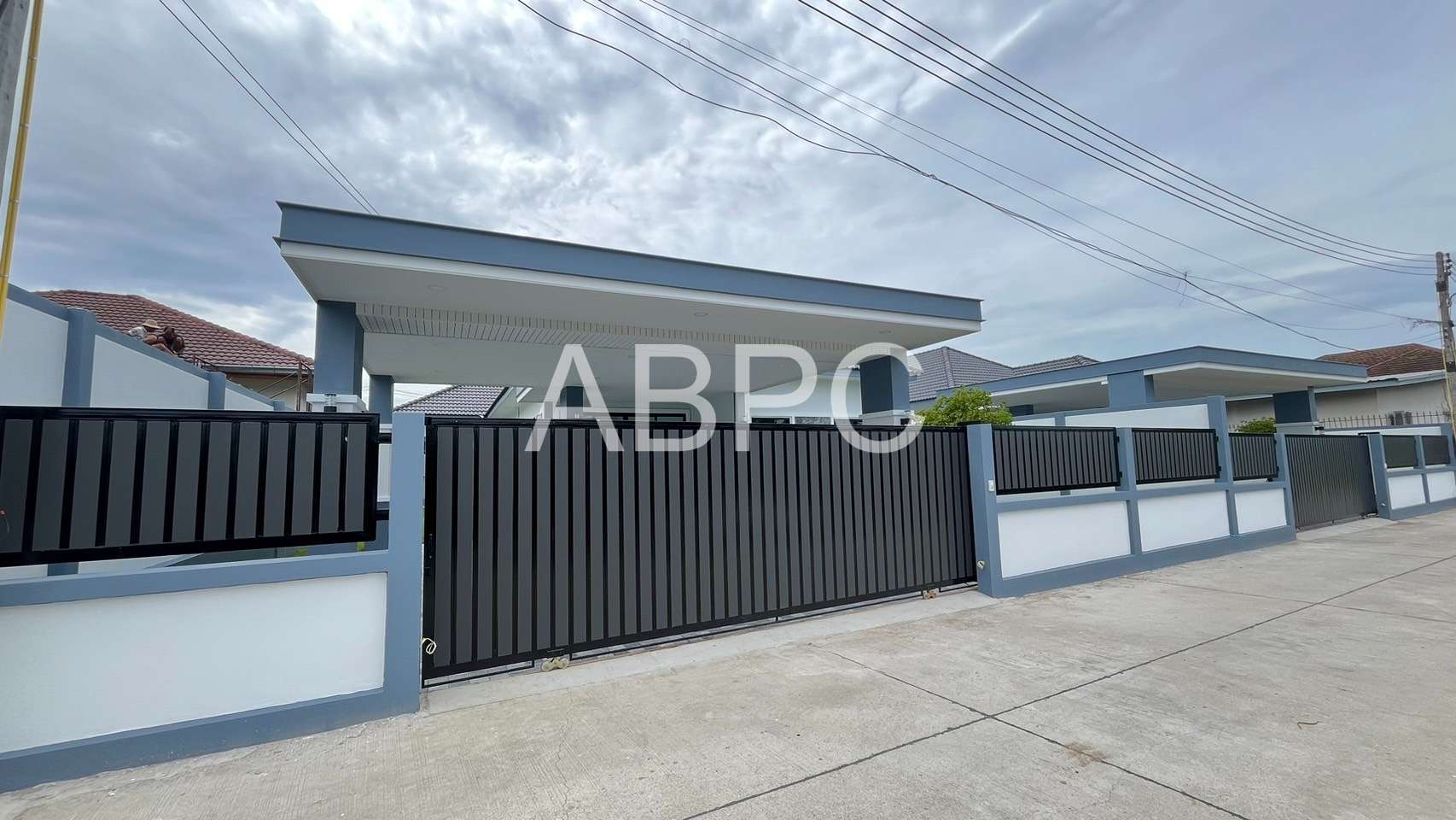 3 Bedroom 3 Bathroom in East Pattaya photo 5