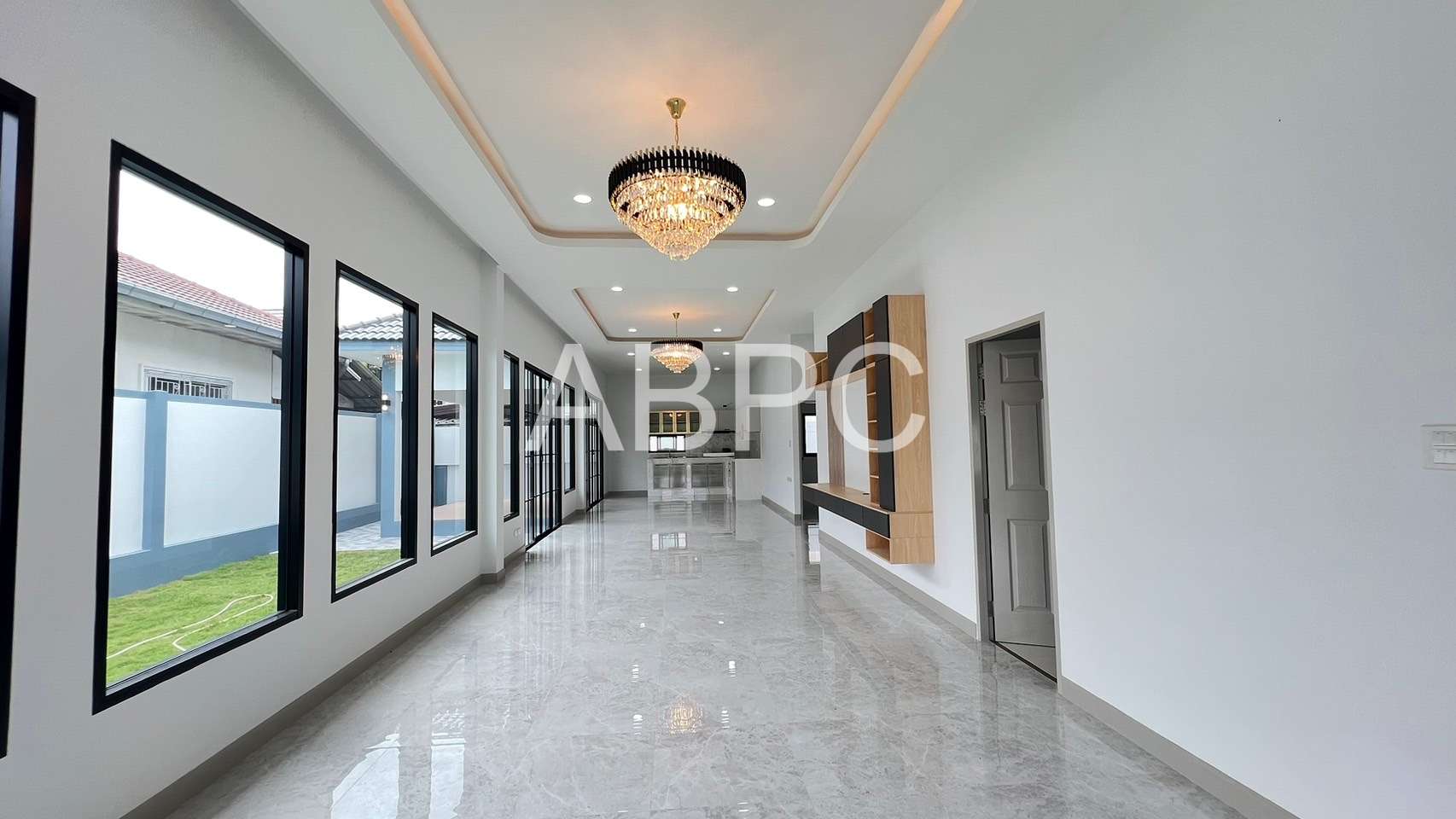 3 Bedroom 3 Bathroom in East Pattaya photo 7