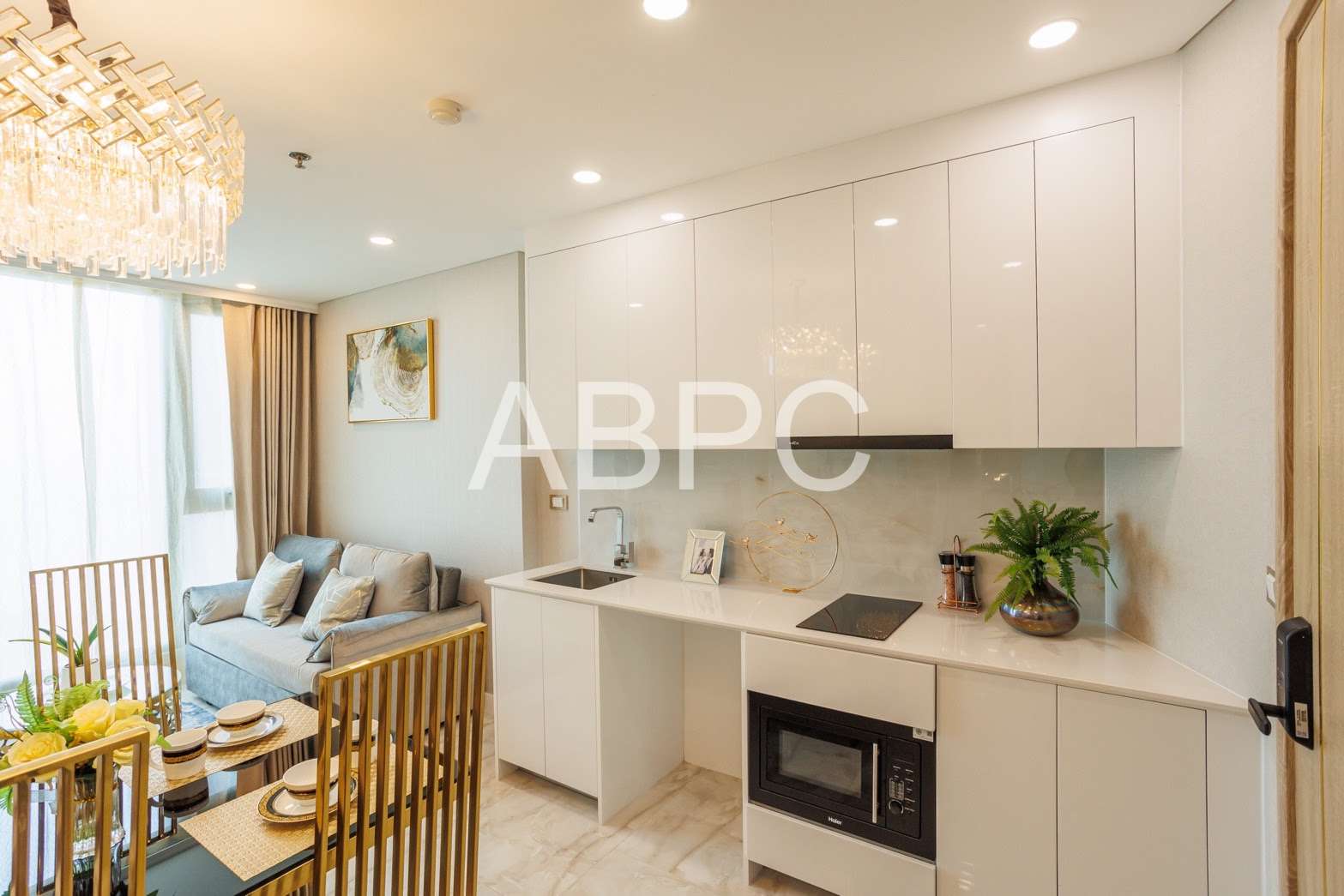 HIGH FLOOR 1 Bed For Sale in Copacabana photo 3