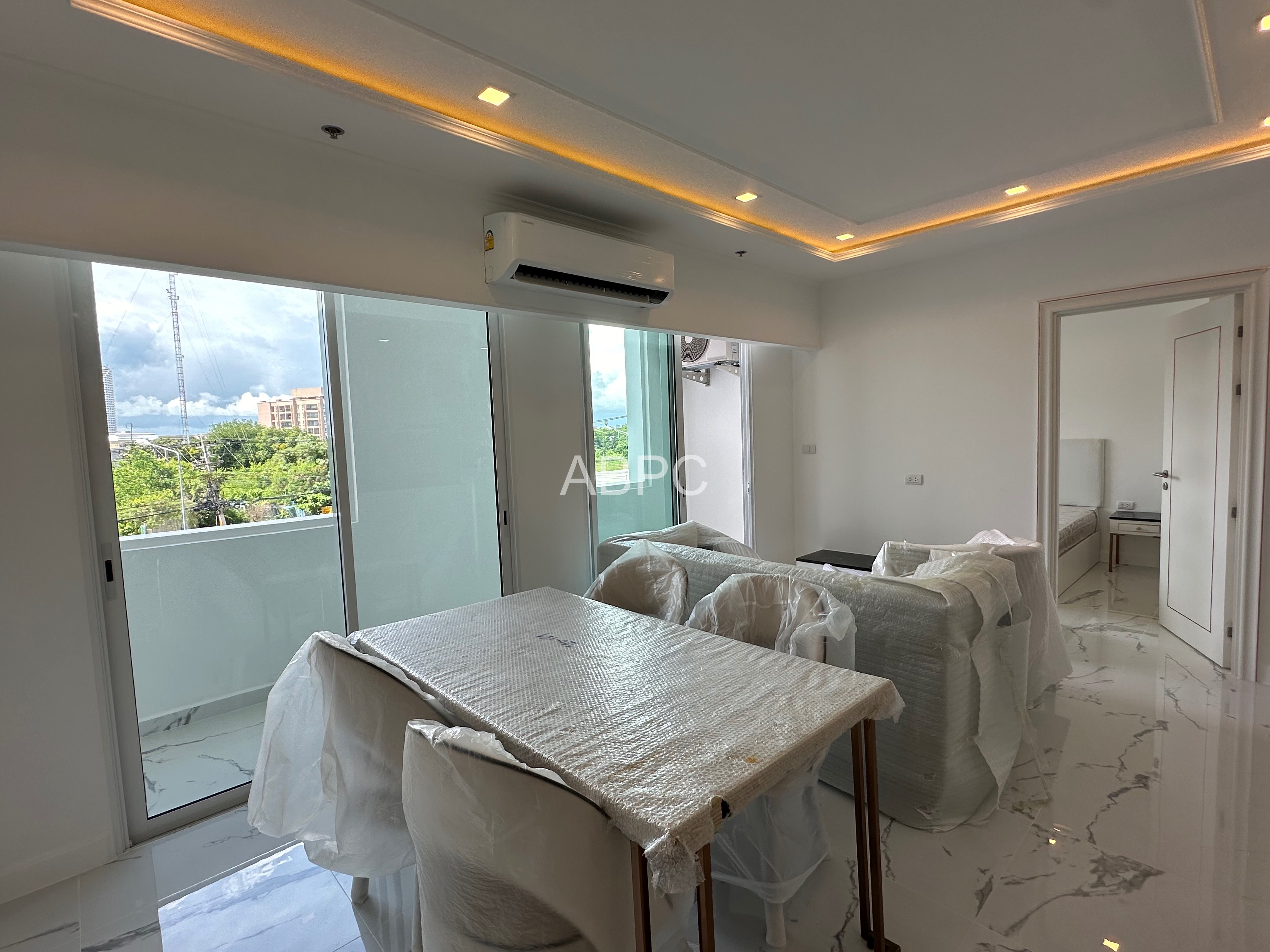 MOTIVATED SELLER 2 bedroom Condo for sale in Jomtien photo 6