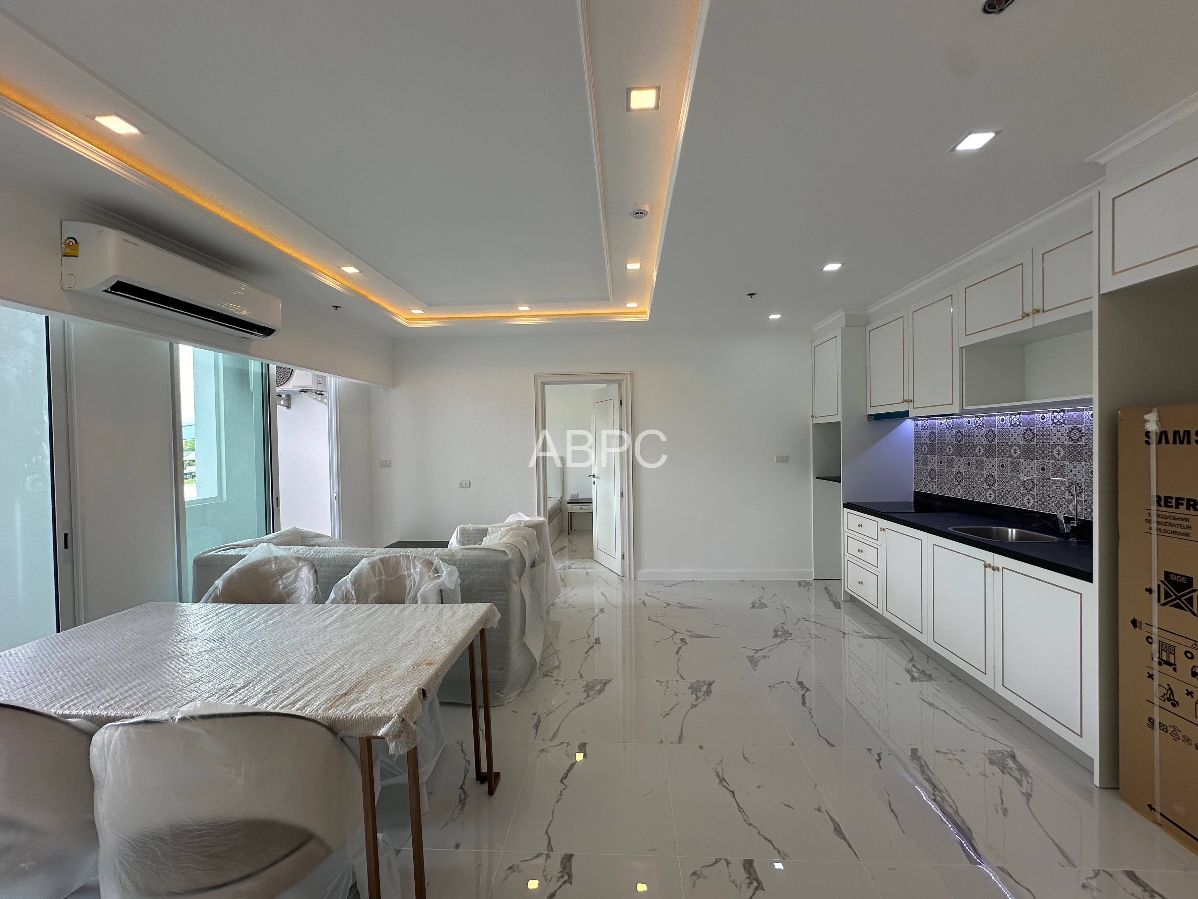 MOTIVATED SELLER 2 bedroom Condo for sale in Jomtien photo 7
