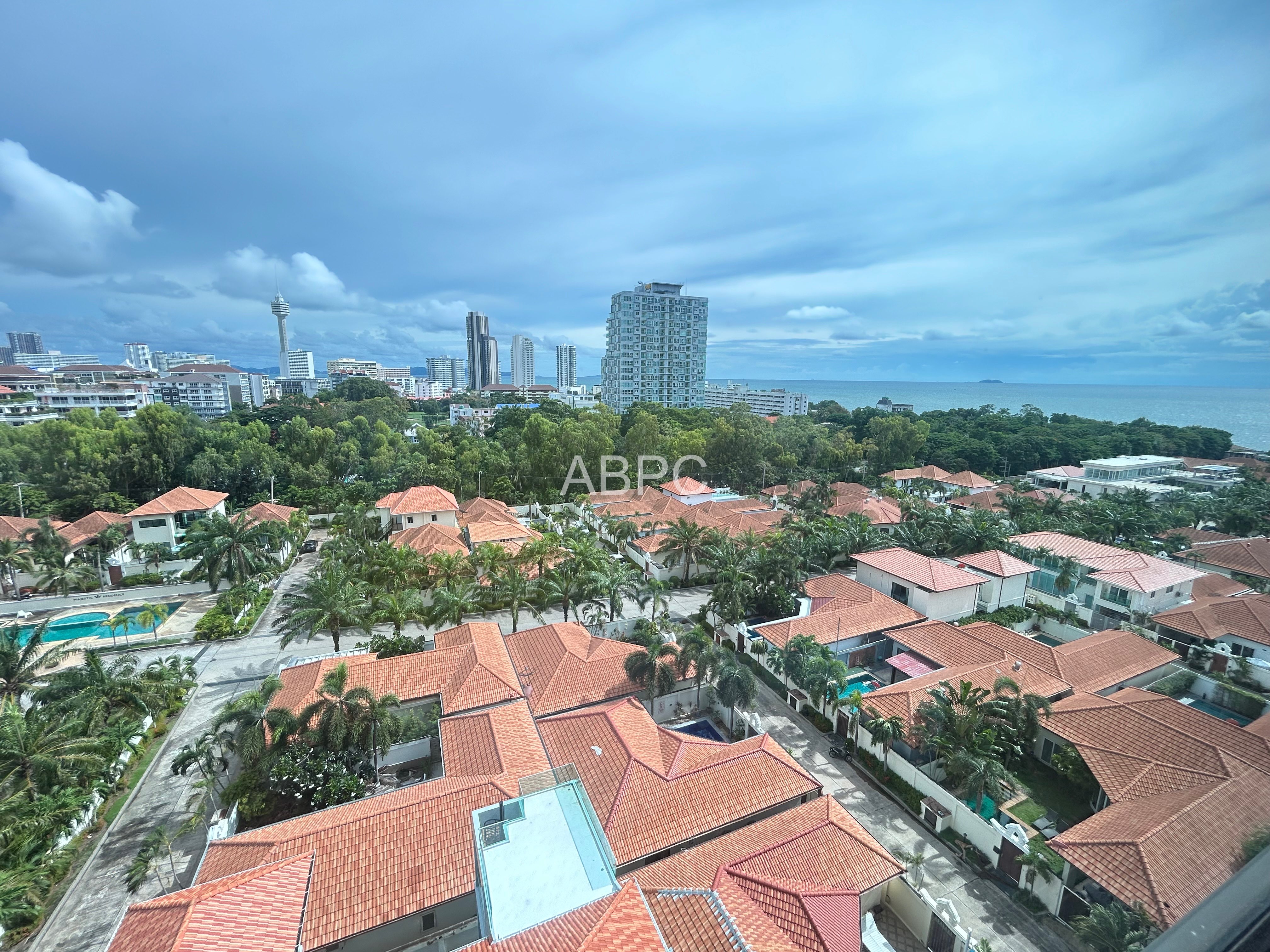 Ocean View 2 Bed 2 Bath Condo in Pratumnak