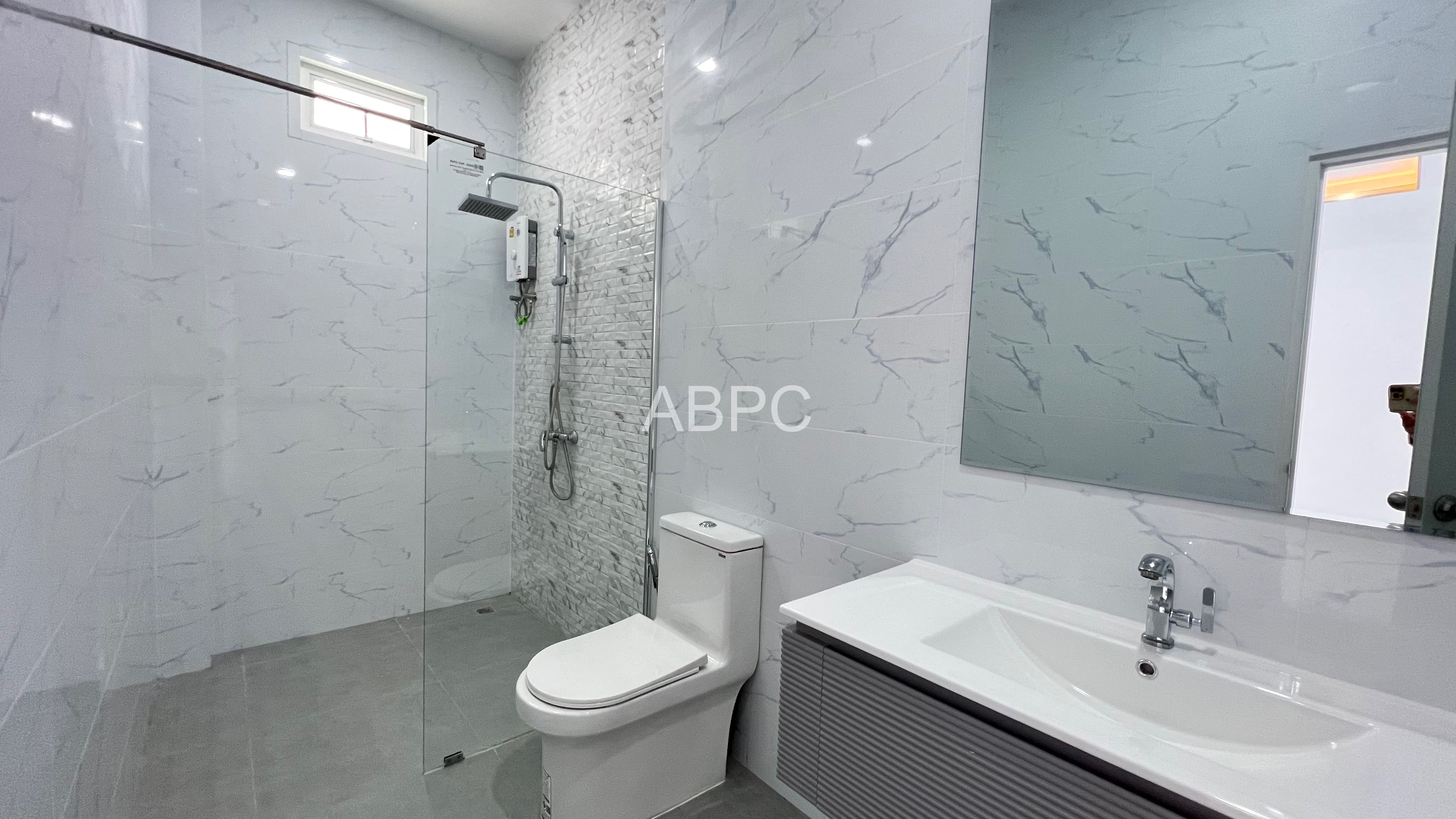 5 bedrooms 6 bathrooms in East pattaya photo 5