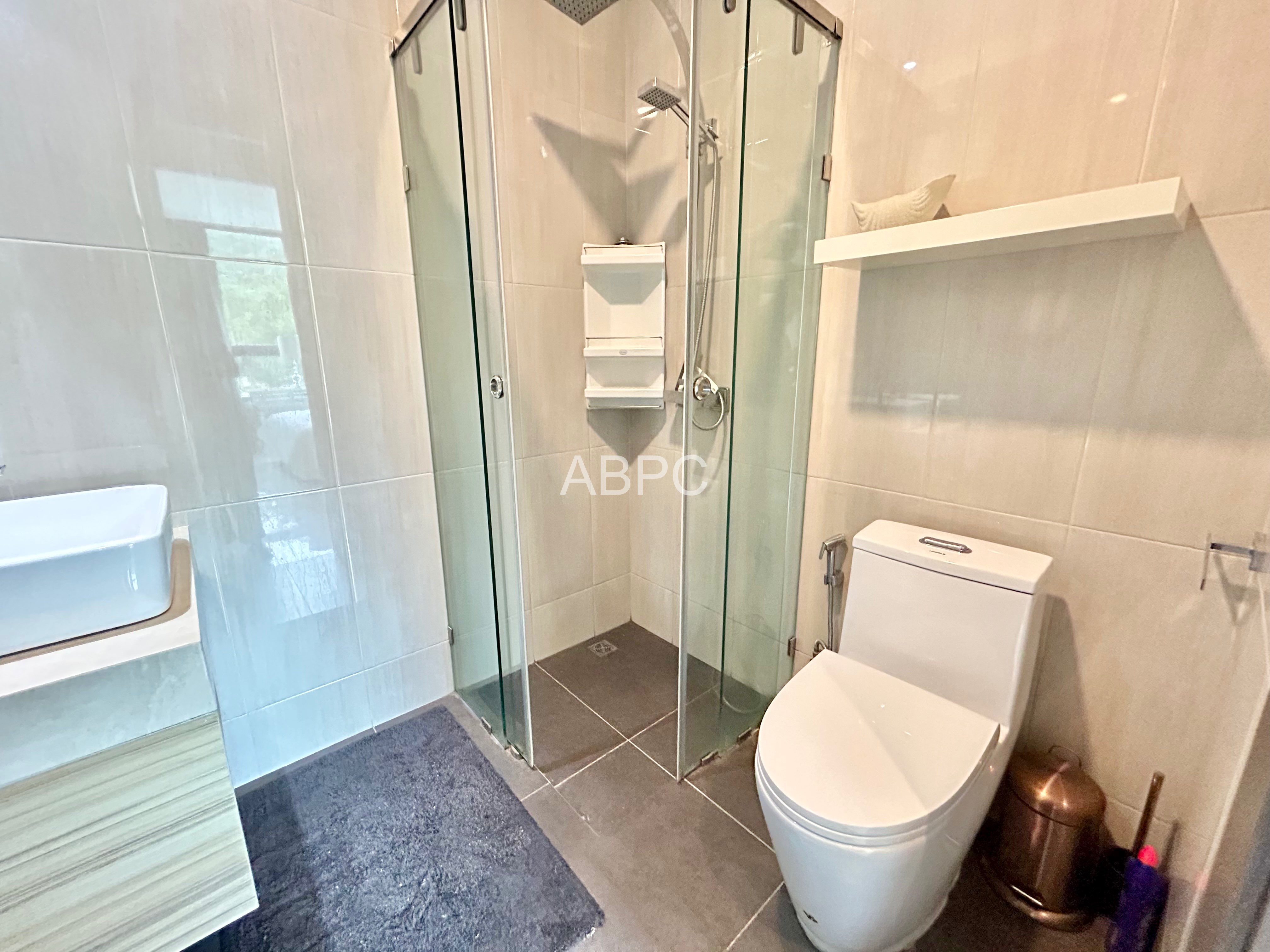 2 Bed Condo For Rent or Sale in The Point photo 5