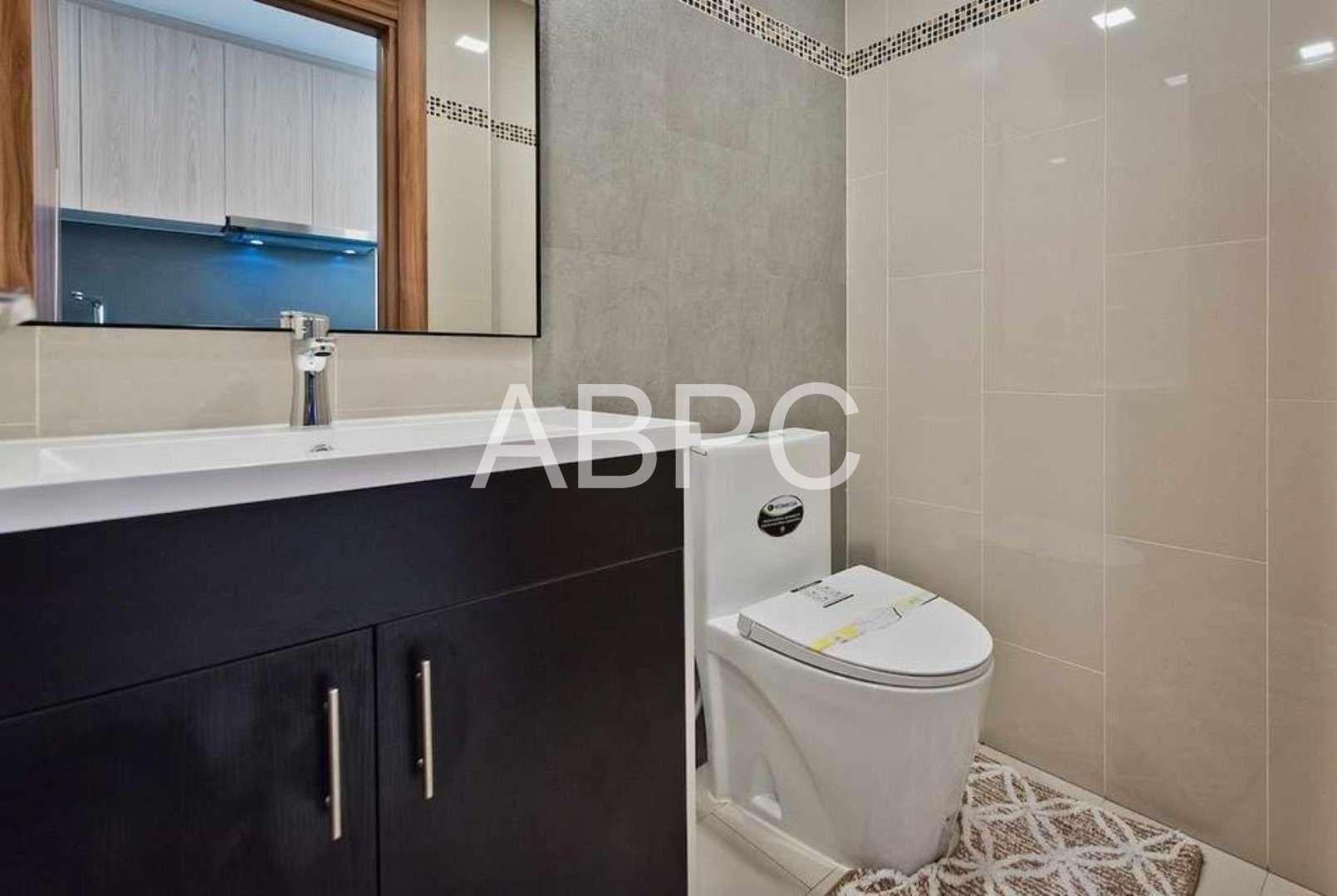 Studio in Laguna Beach 3 For Sale in Foreign Ownership photo 6