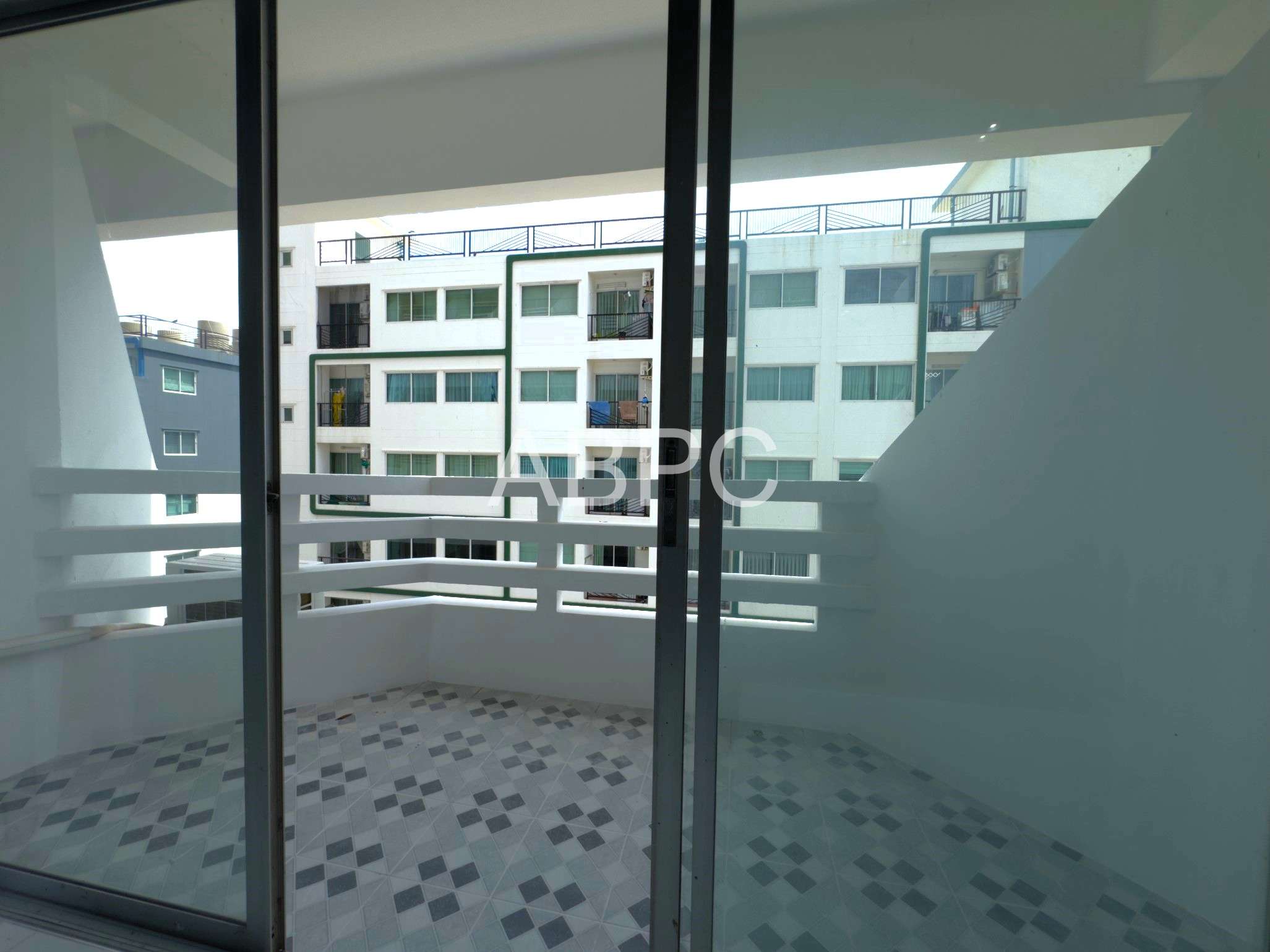 JUST IN 1 Bedroom Condo SEAVIEW photo 2