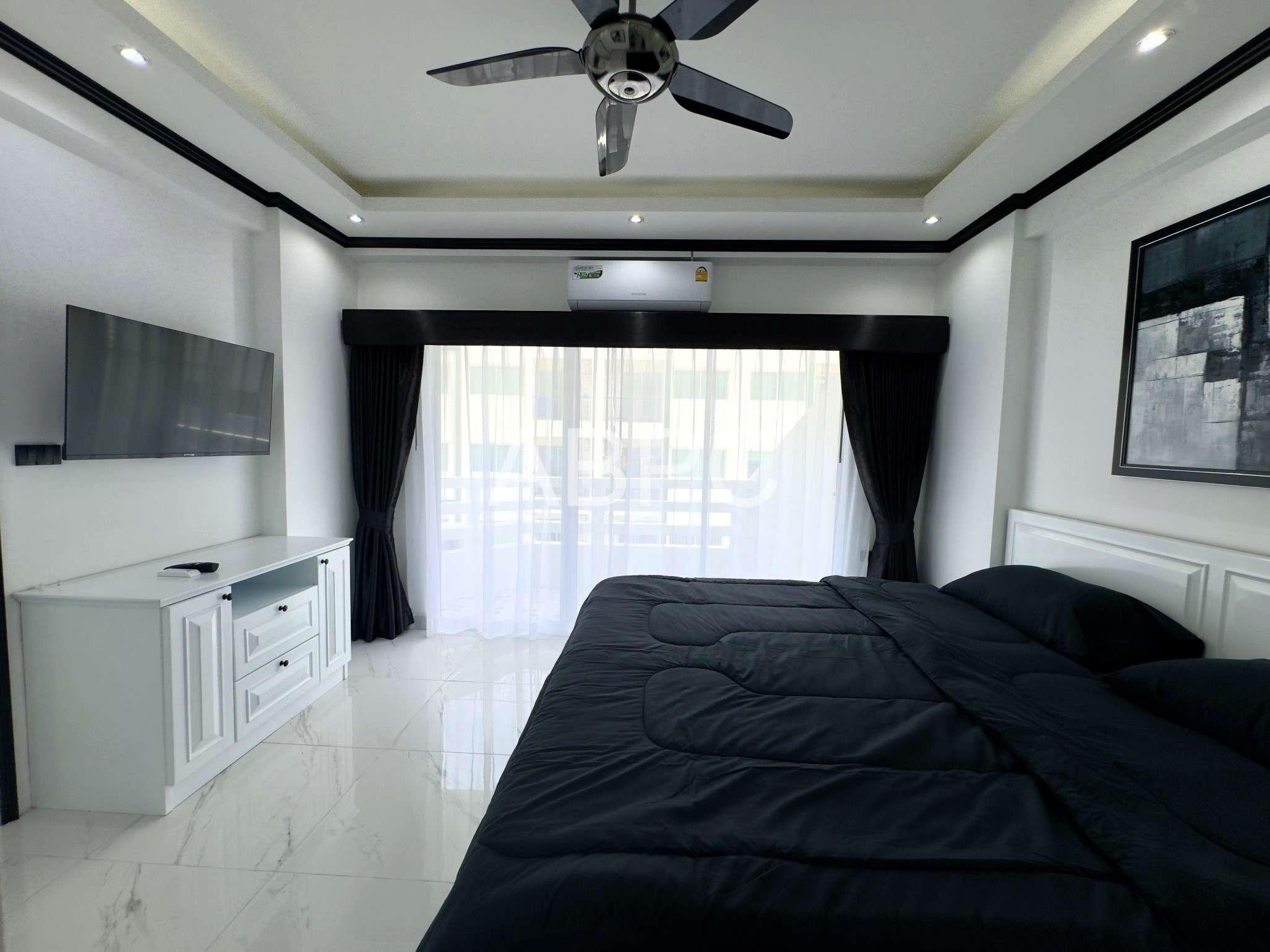JUST IN 1 Bedroom Condo SEAVIEW photo 5