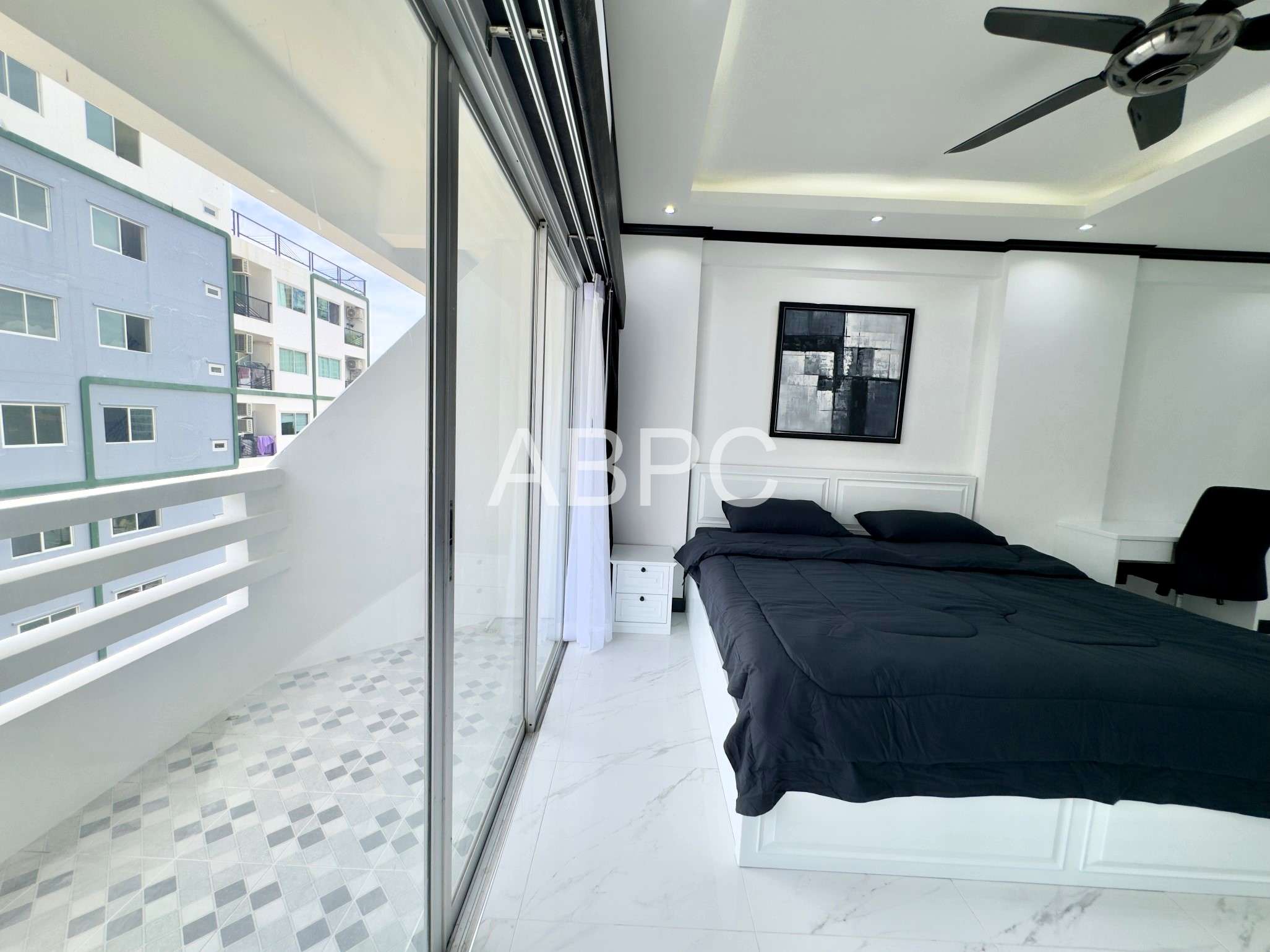 JUST IN 1 Bedroom Condo SEAVIEW photo 9