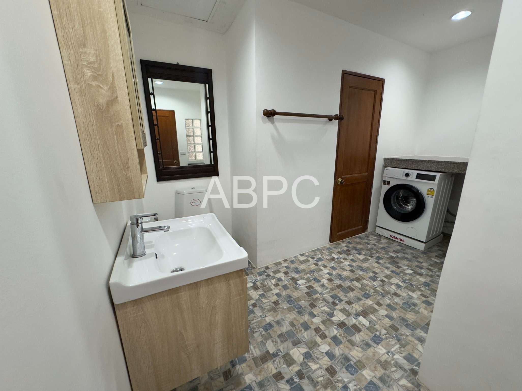 Large 2 Bedroom 2 Bathroom Condo in Jomtien photo 3
