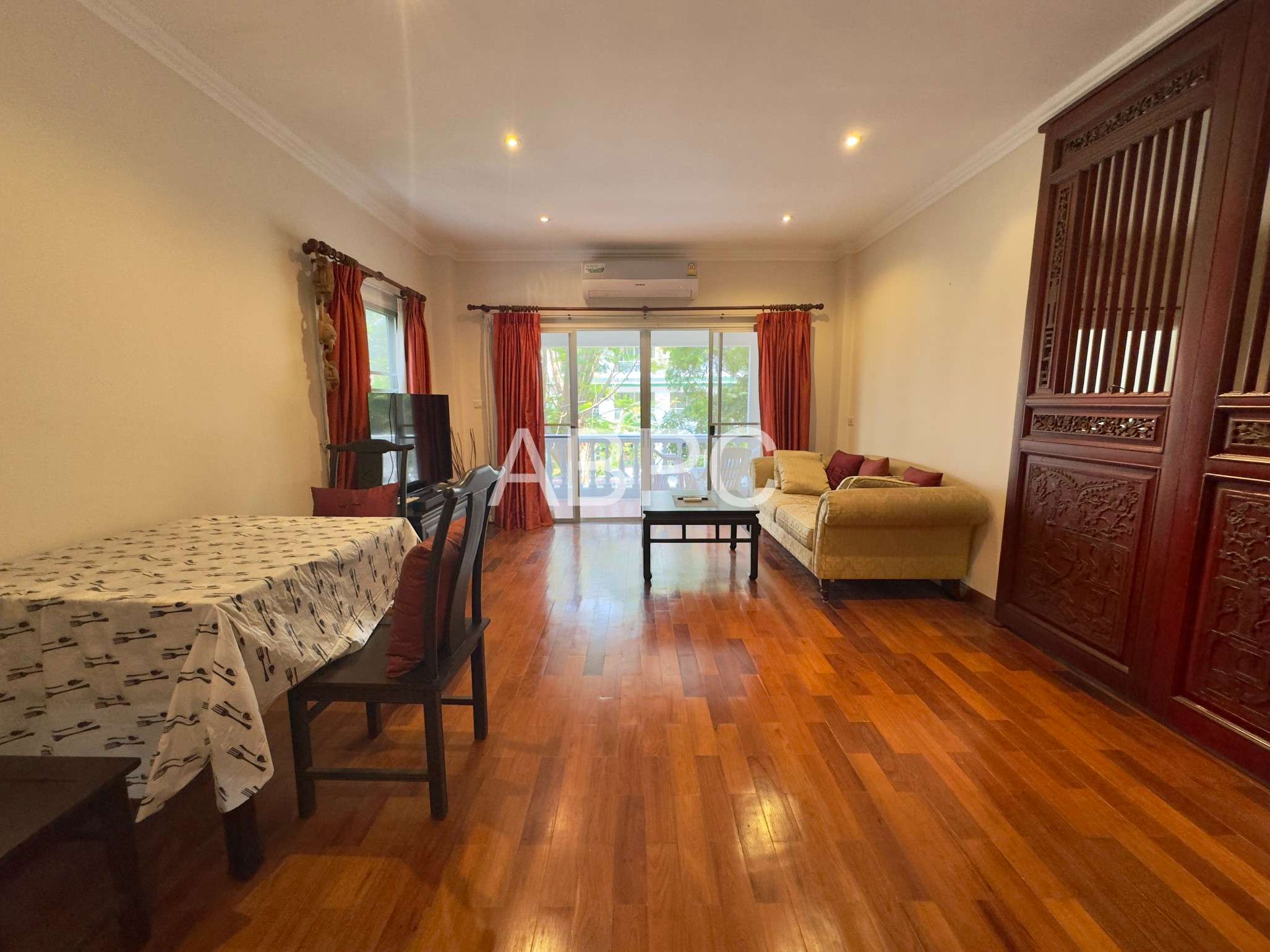 Large 2 Bedroom 2 Bathroom Condo in Jomtien photo 4