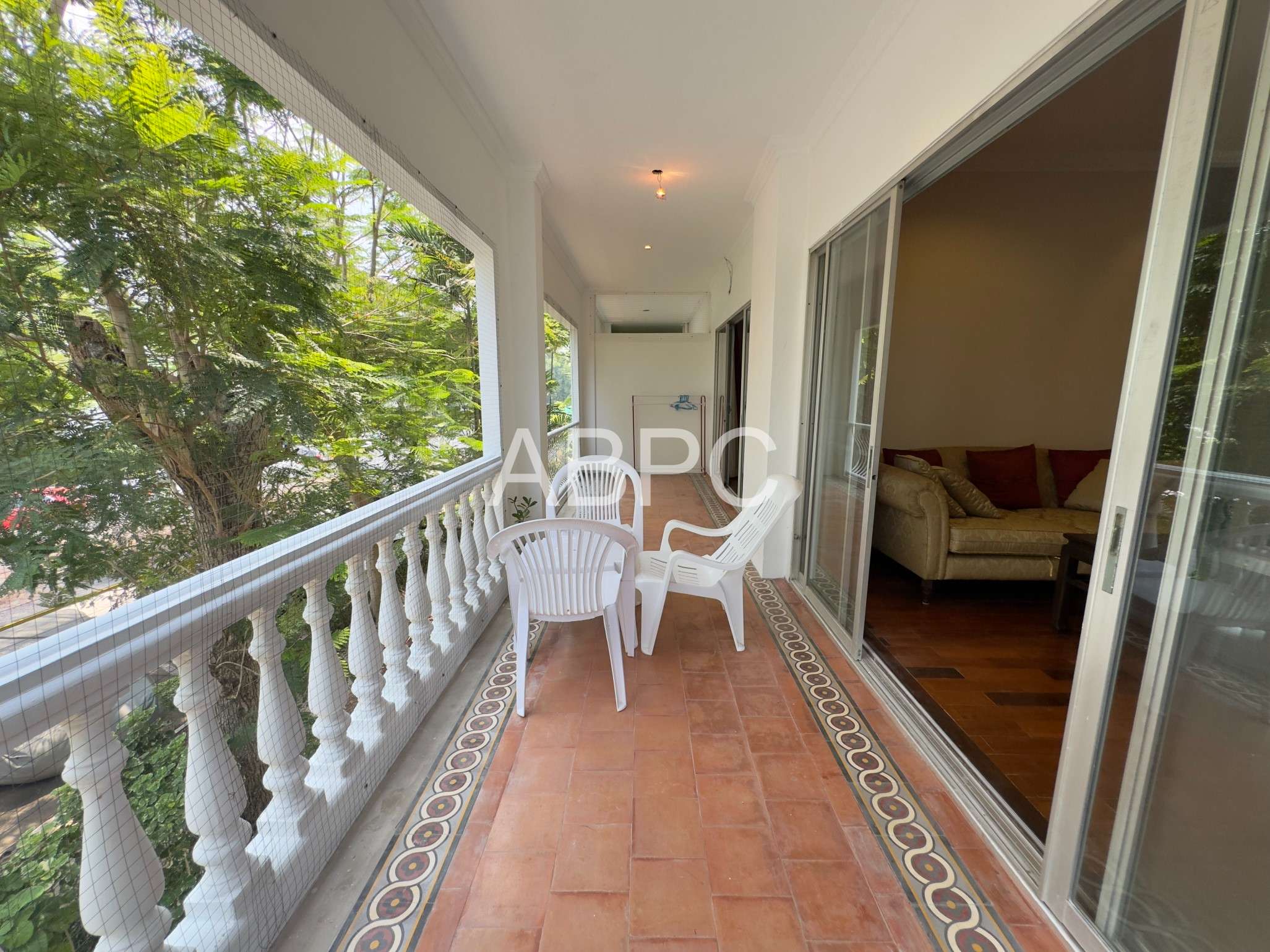 Large 2 Bedroom 2 Bathroom Condo in Jomtien photo 6