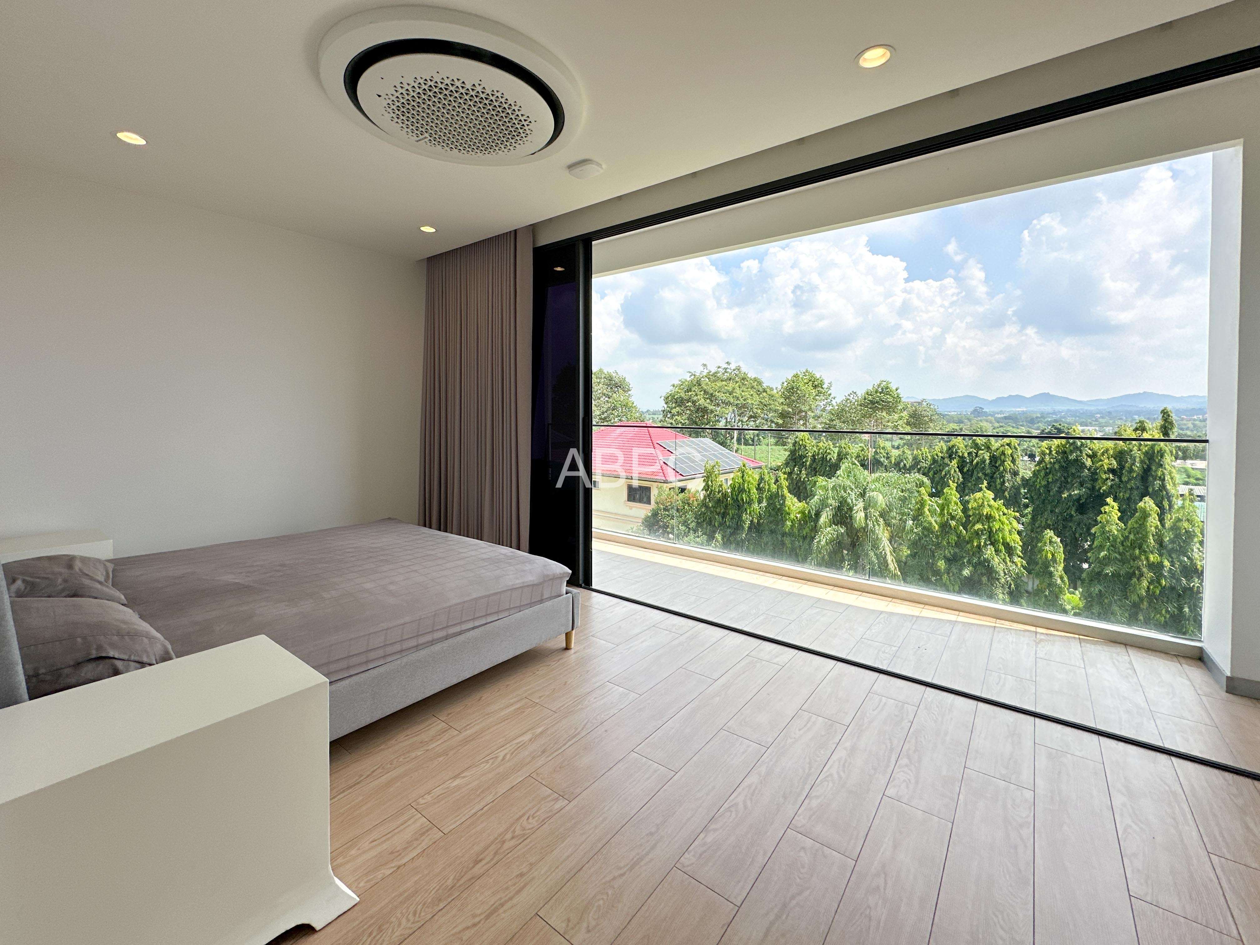 Luxury 5 Bedroom Pool Villa in East Pattaya photo 7