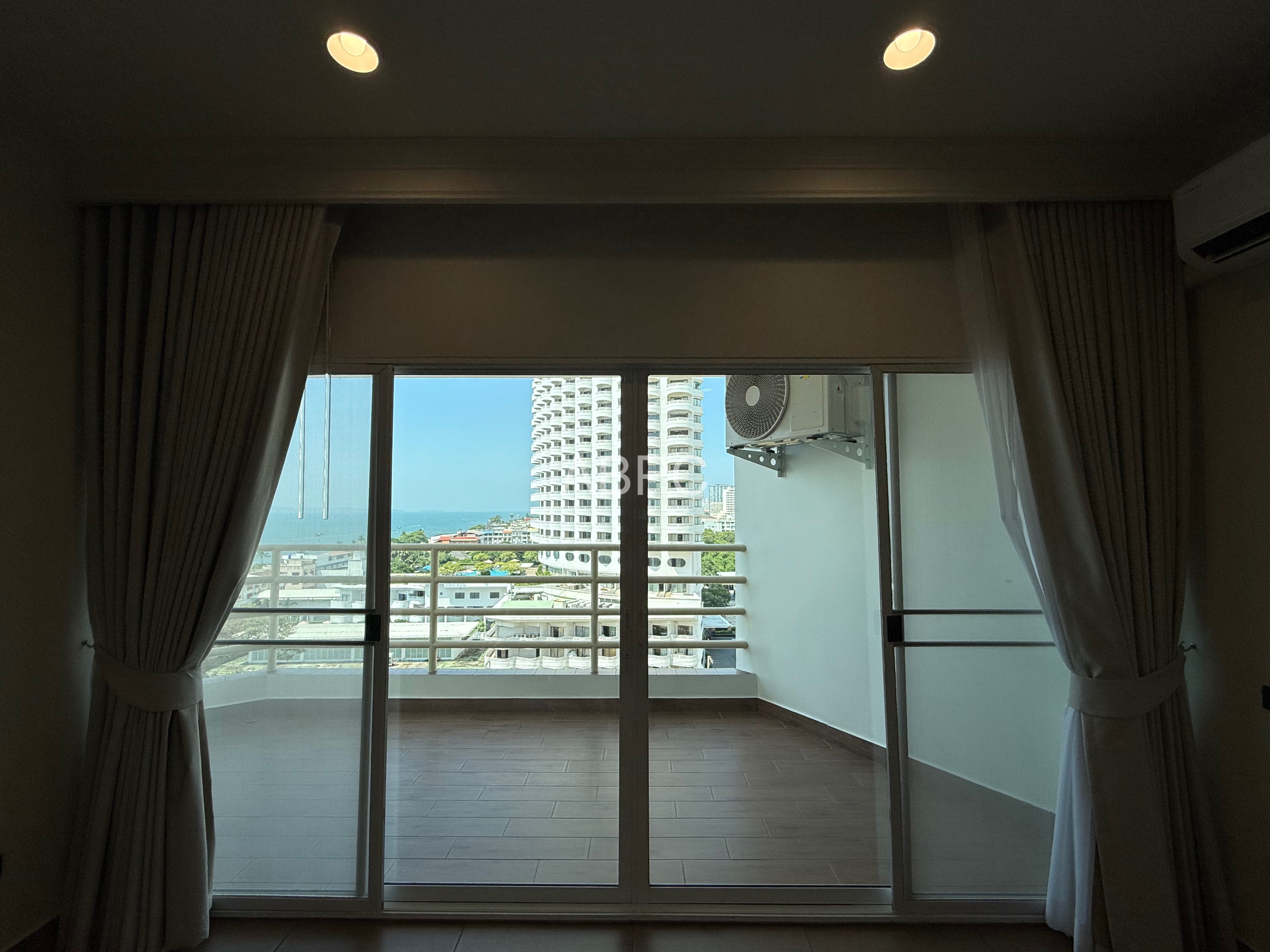 Completely Renovated Ocean View Studio For Sale In Jomtien photo 11