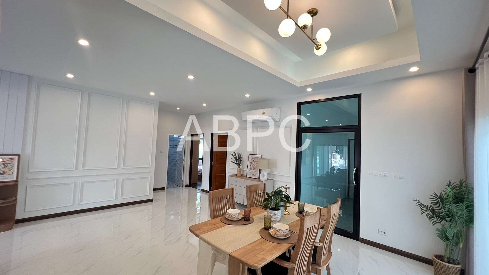 3 Bedrooms 2 Bathrooms in East Pattaya photo 8