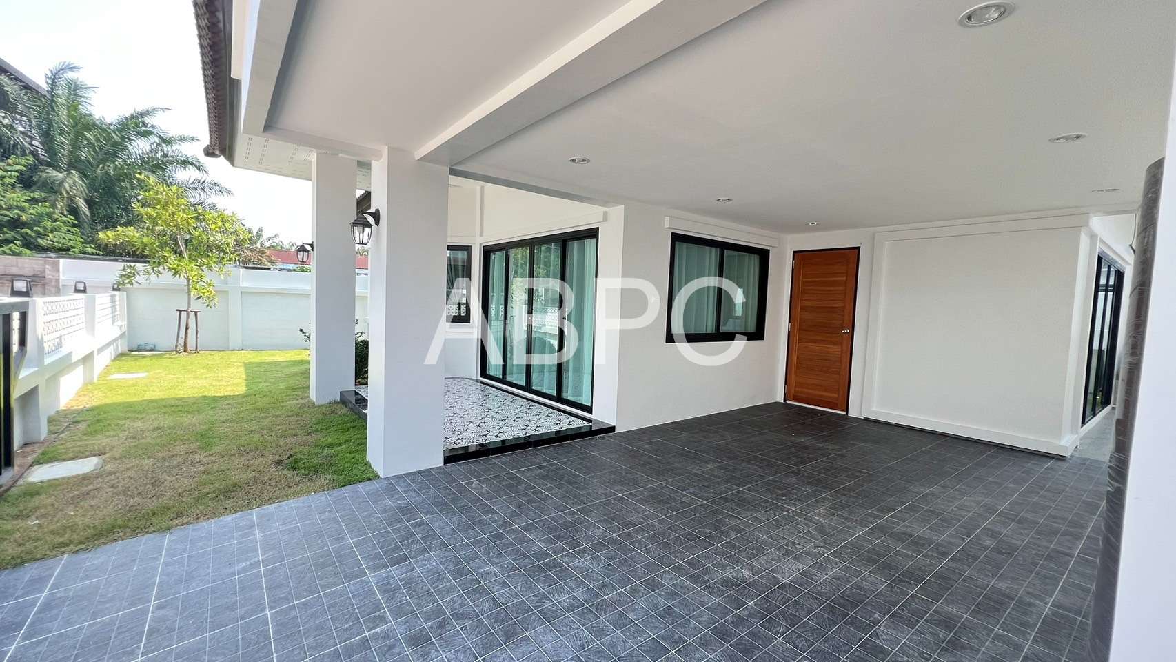 3 Bedrooms 2 Bathrooms in East Pattaya photo 3