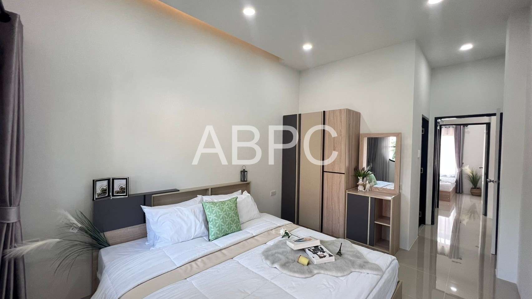 3 Bed 2 Bath Townhouse in East Pattaya photo 7