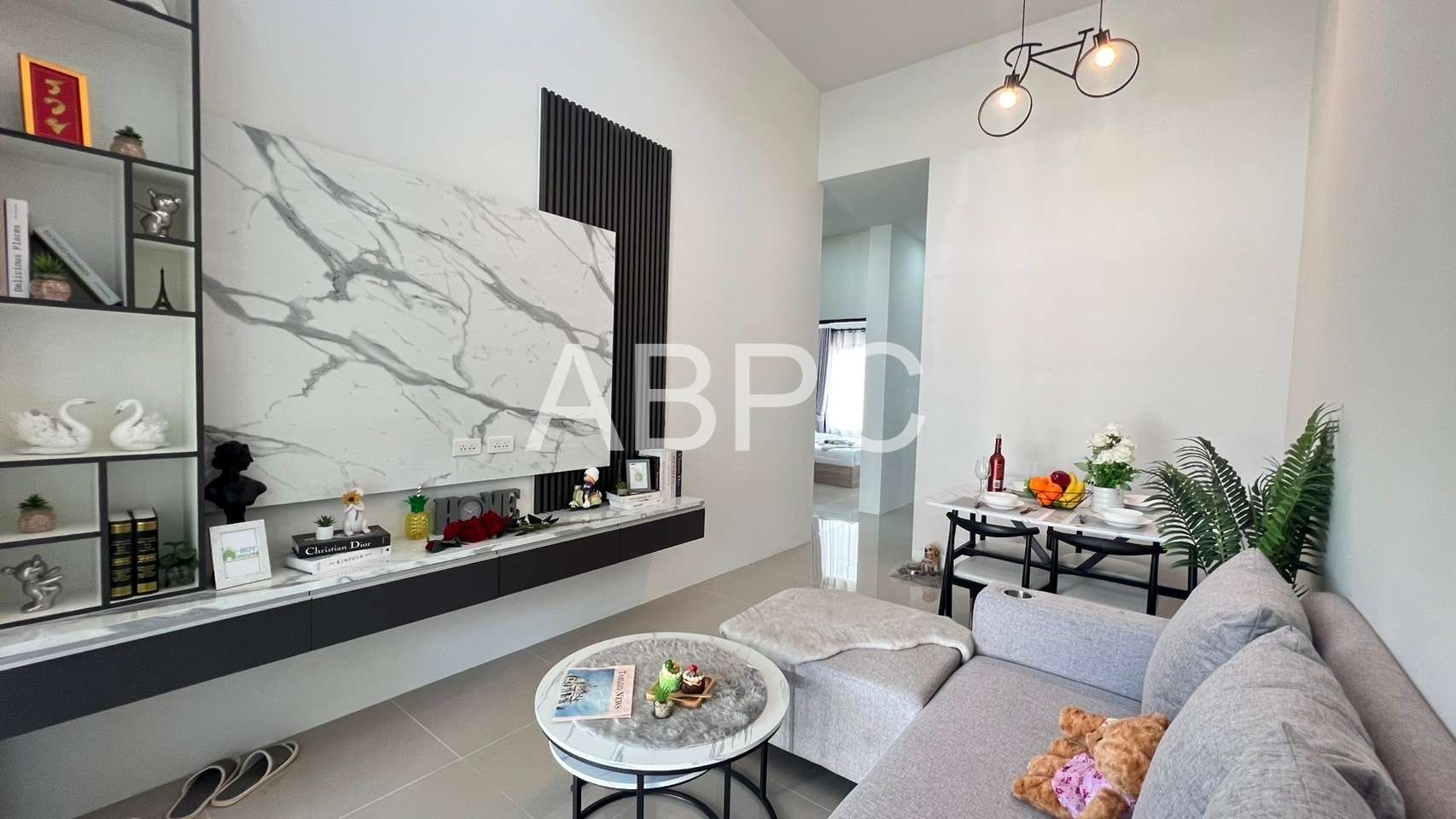 3 Bed 2 Bath Townhouse in East Pattaya photo 3