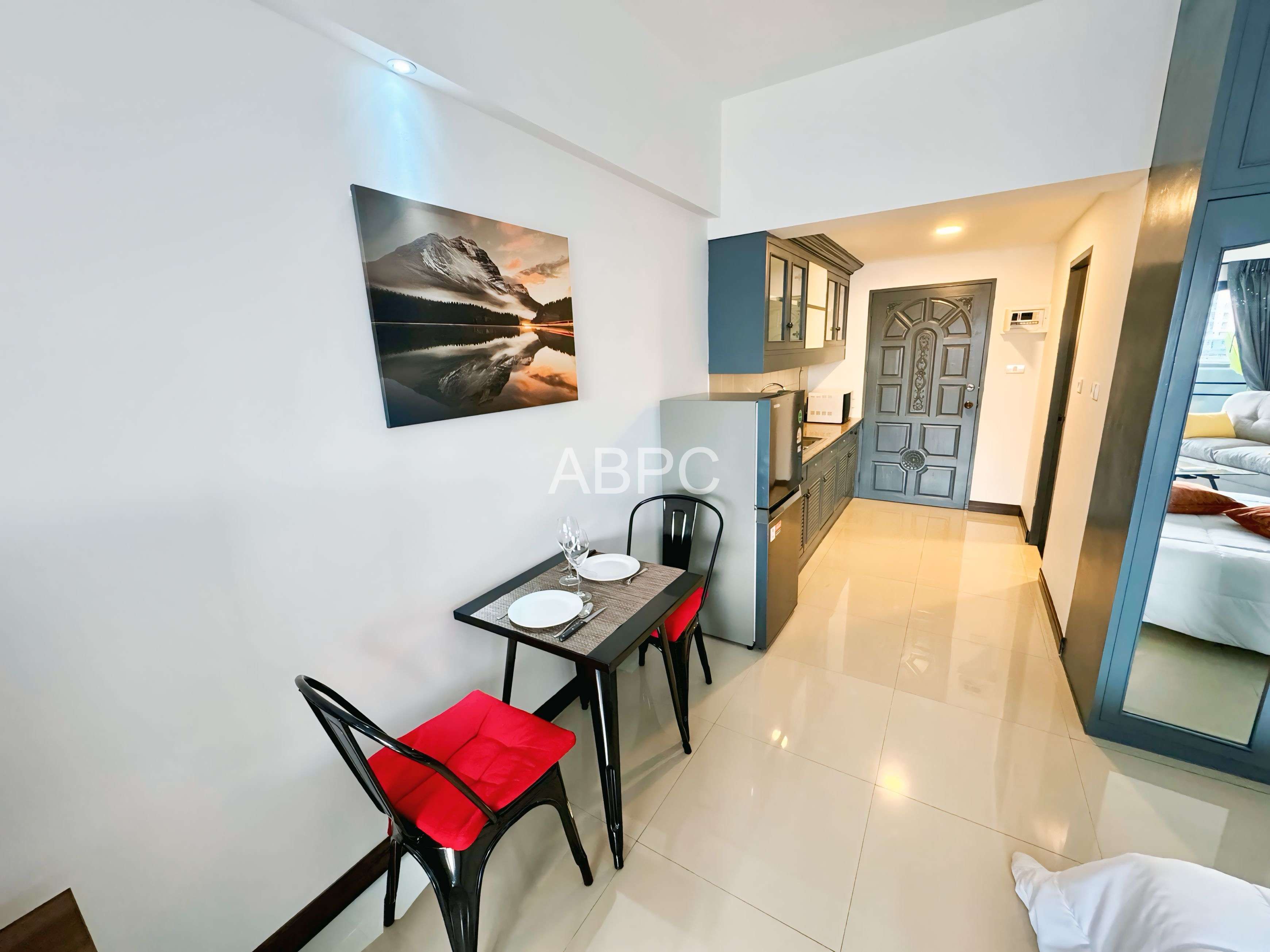 Stunning Yensabai studio renovation photo 6