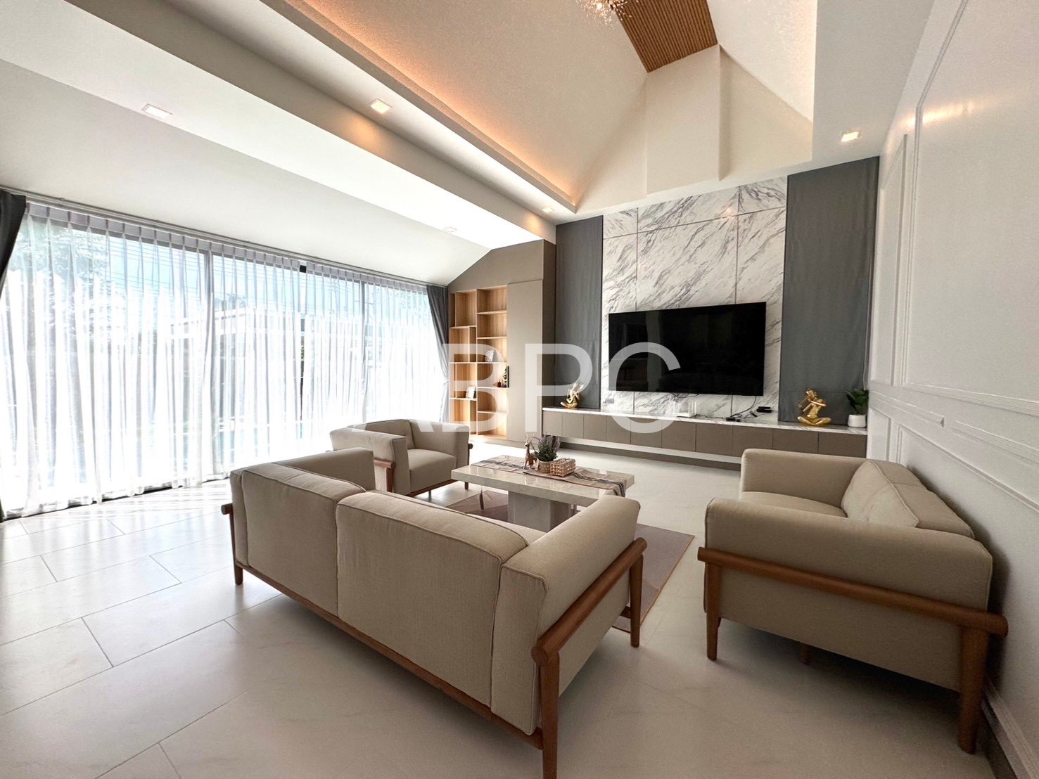 3 bedrooms 4 bathrooms in East Pattaya photo 6