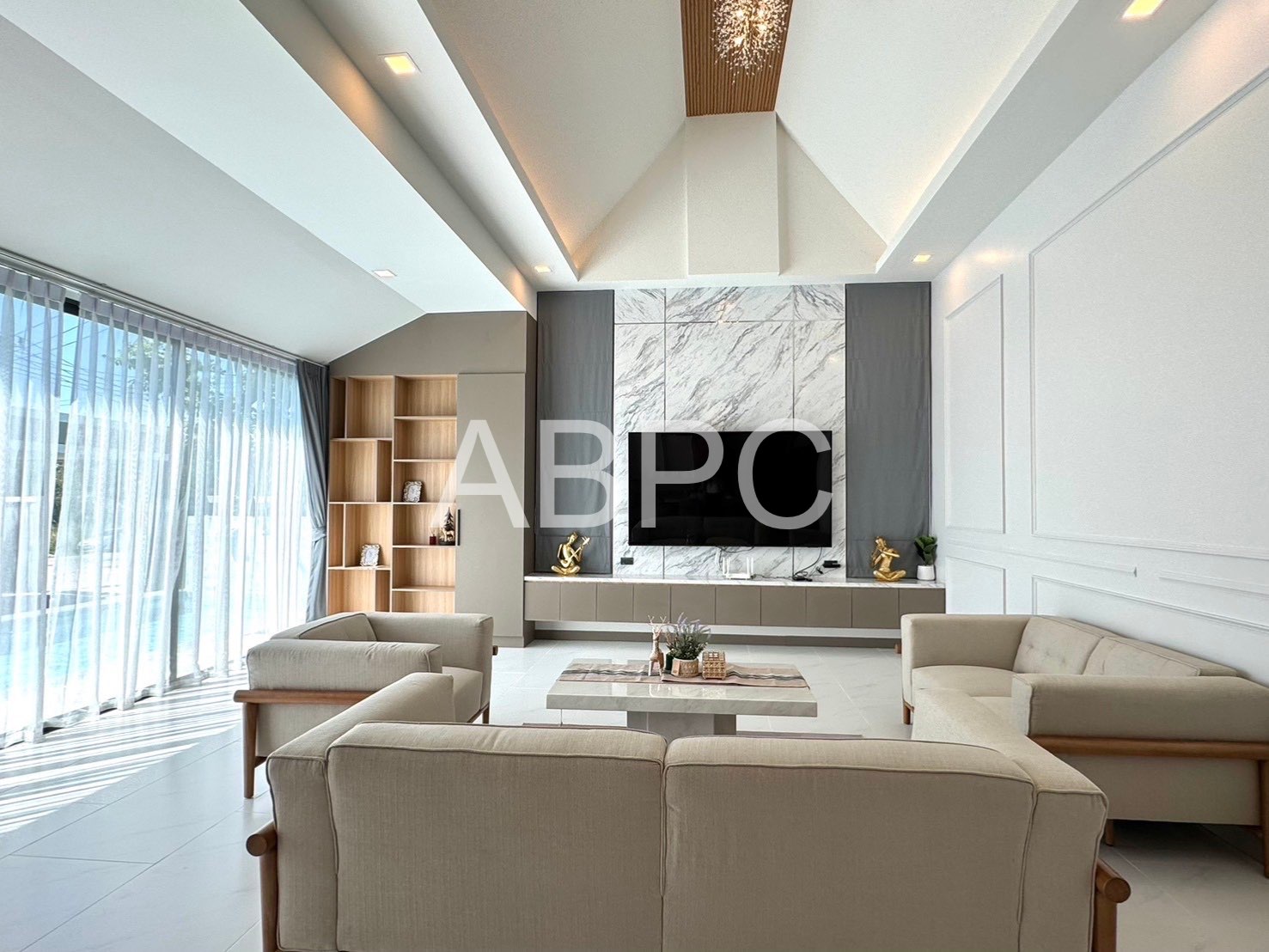 3 bedrooms 4 bathrooms in East Pattaya photo 8