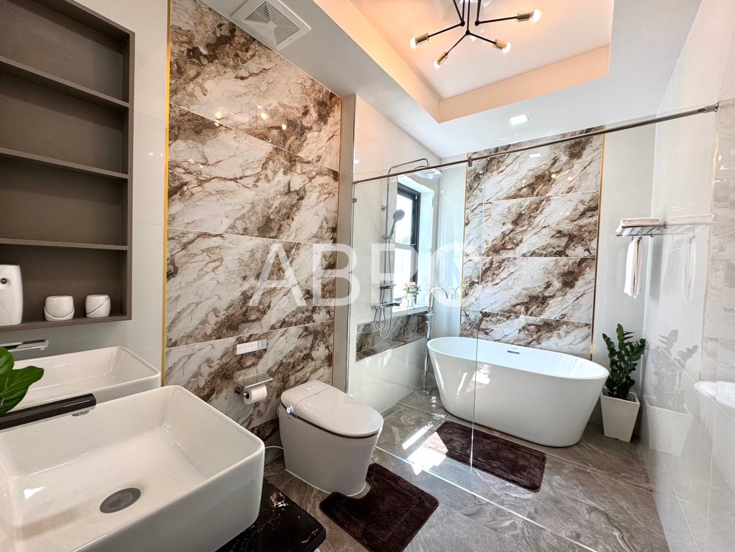 3 bedrooms 4 bathrooms in East Pattaya photo 12