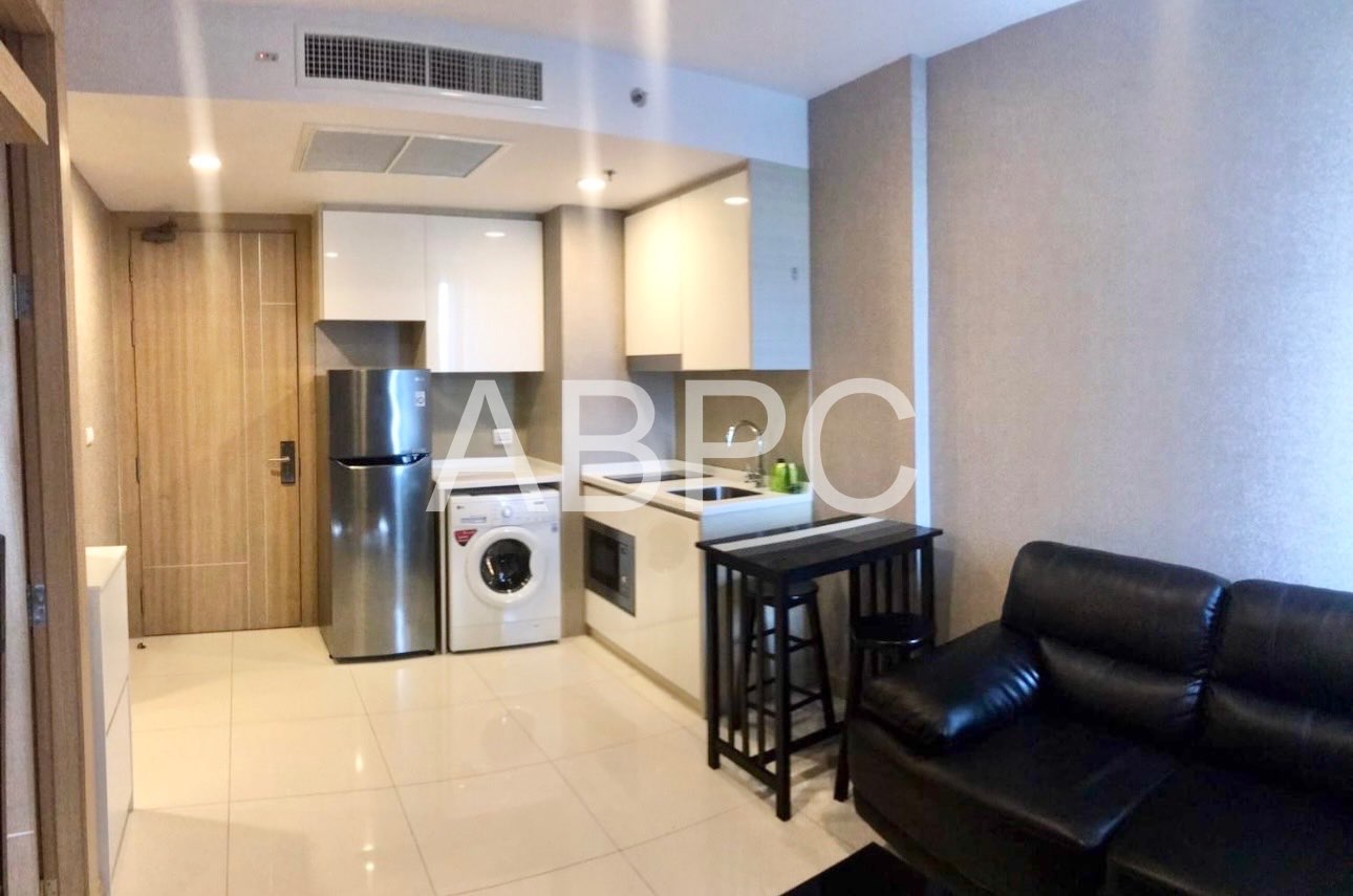 1 Bedroom For sale in Wongamat photo 2
