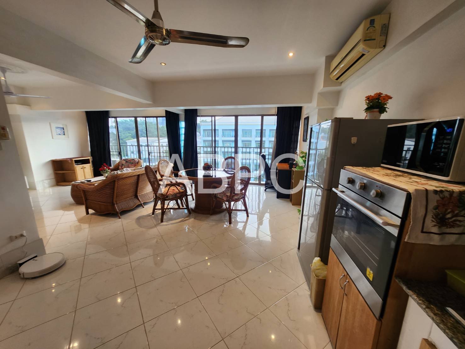 Large Renovated 1 Bed 1 Bed Condo In Pratumnak photo 10
