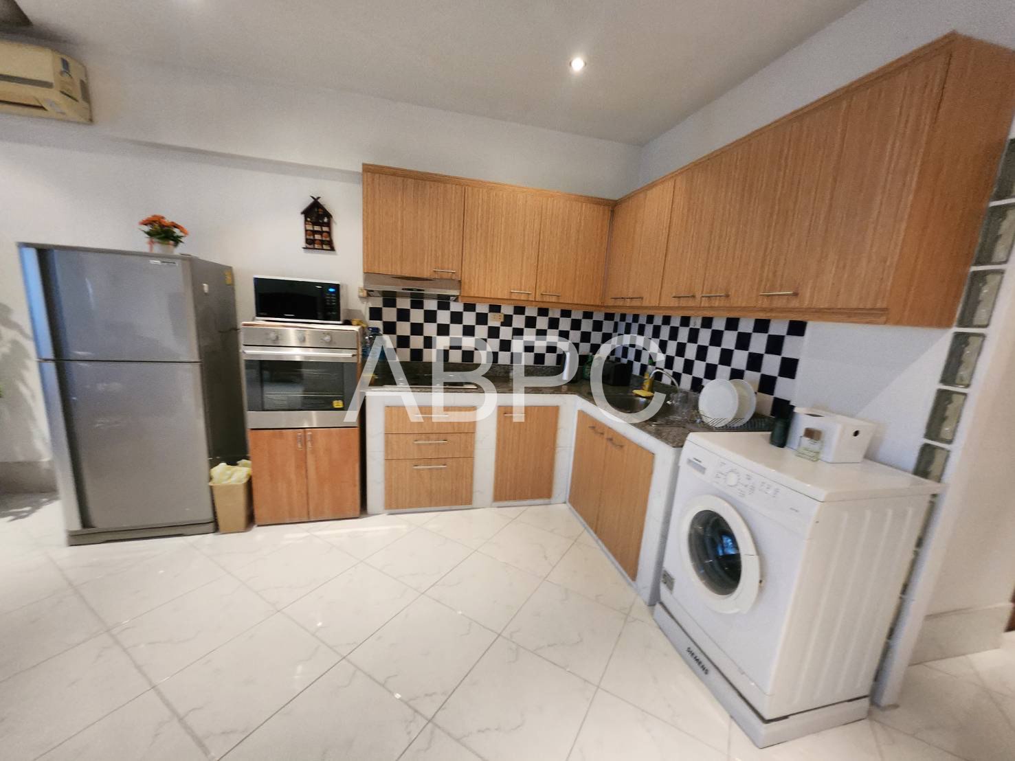 Large Renovated 1 Bed 1 Bed Condo In Pratumnak photo 12