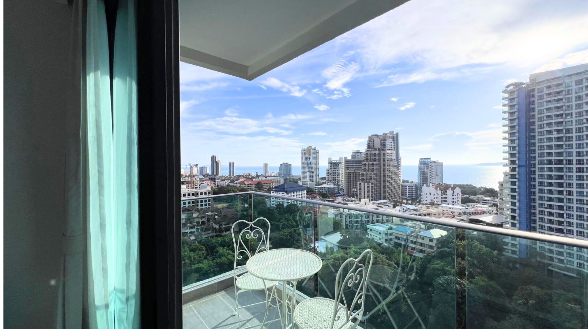 Beautiful Seaview 2 Bedroom Condo at Pratumnak Hill photo 4