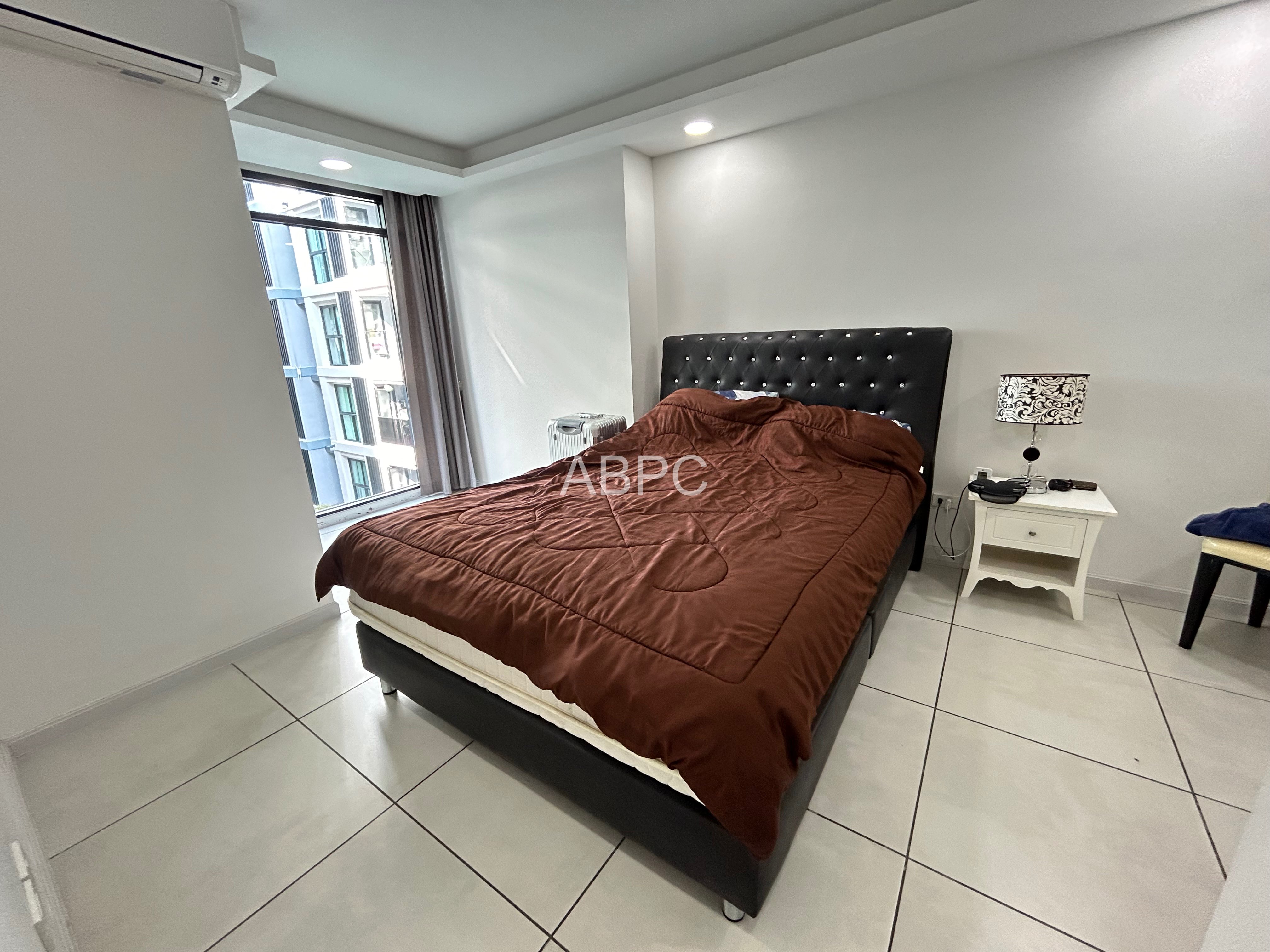 1 Bedroom For Sale photo 4