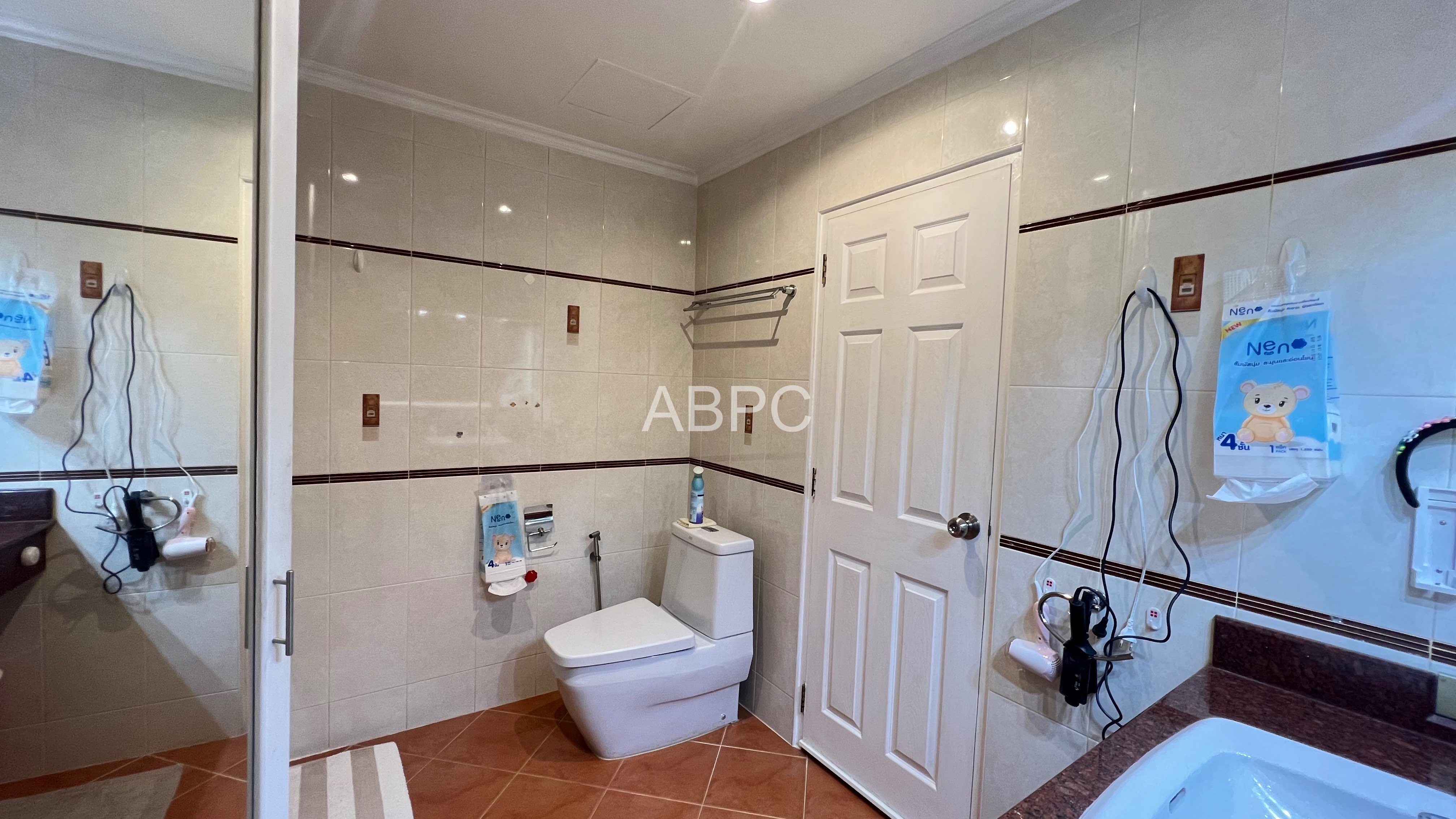 City View 2 Bed 1 Bath Condo In Wongamat photo 12