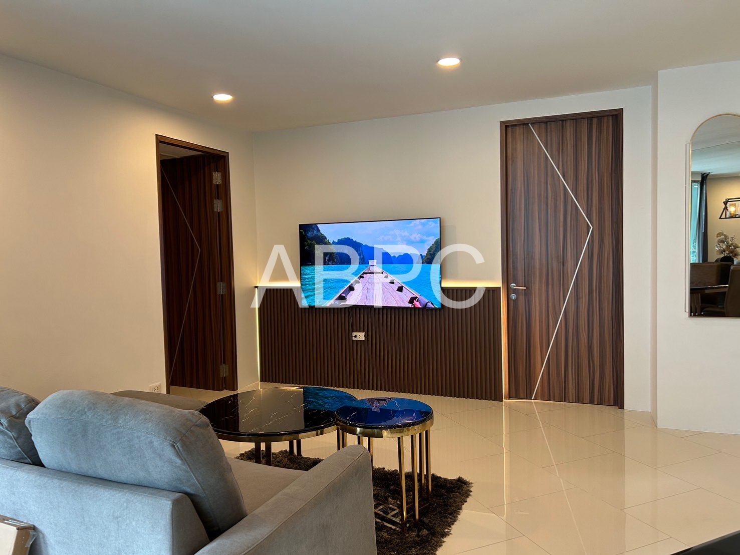 Beach Front 2 Bedroom Condo For Sale photo 5