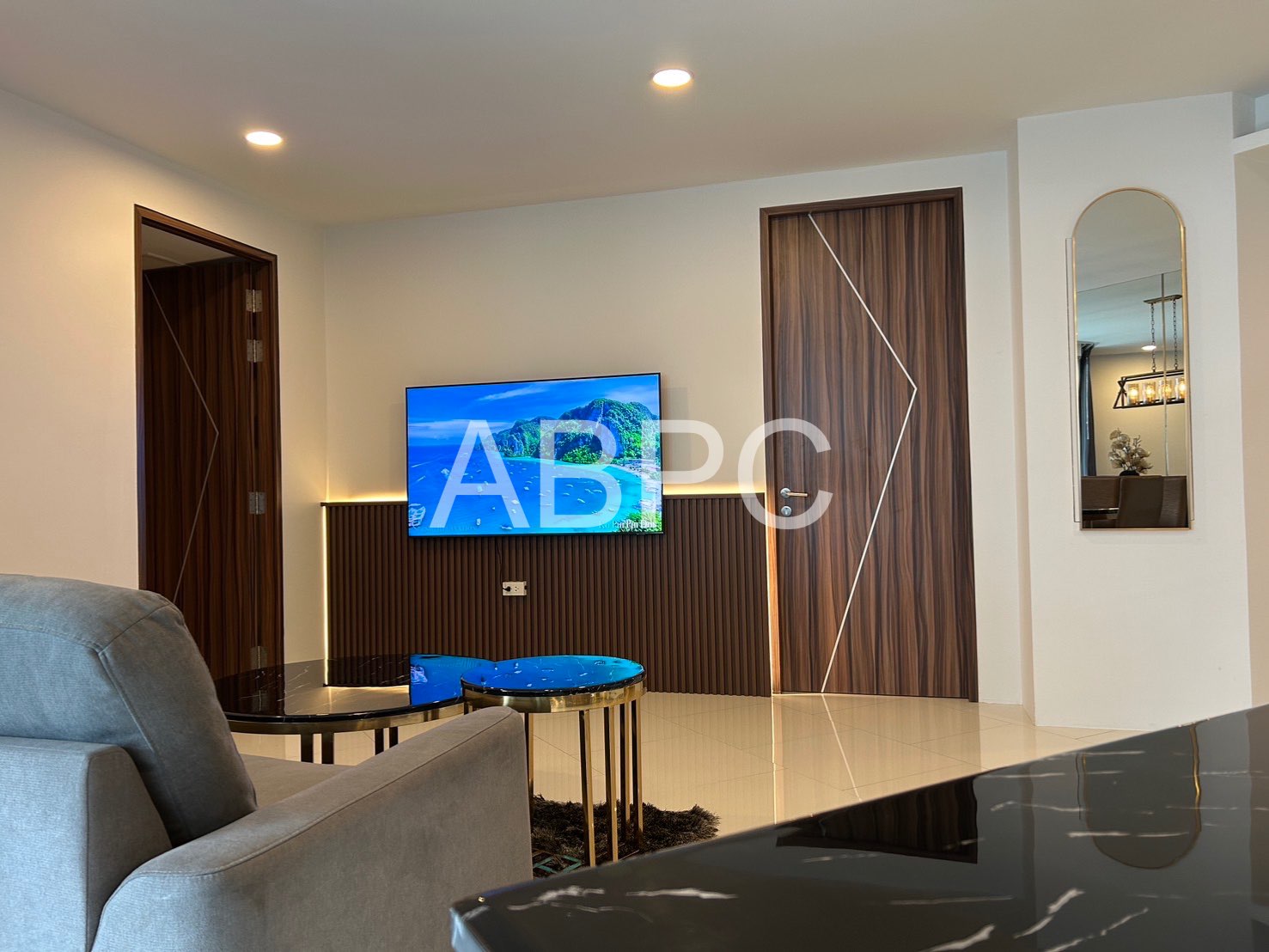 Beach Front 2 Bedroom Condo For Sale photo 6