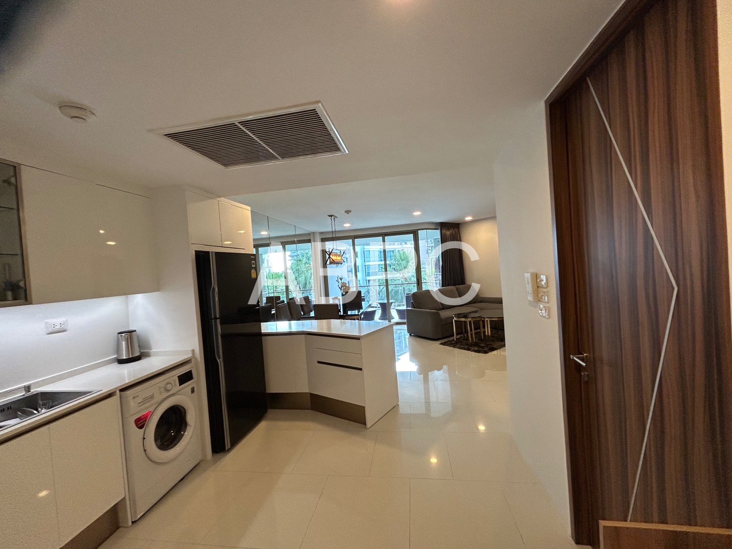 Beach Front 2 Bedroom Condo For Sale photo 10