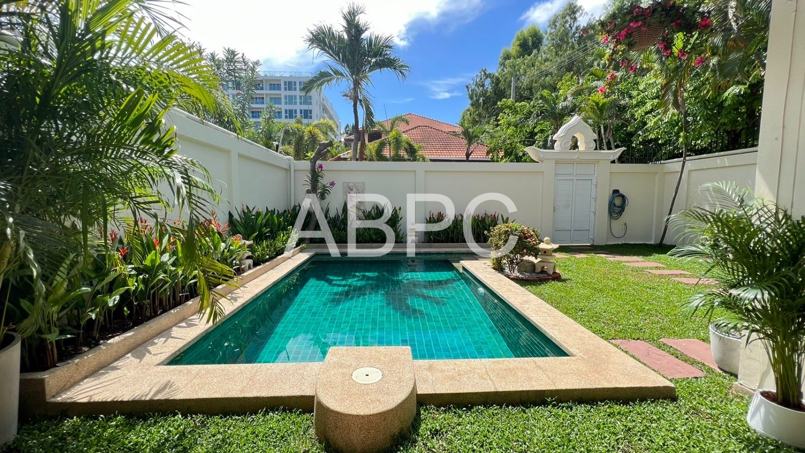 Pool villa For rent or Sale in Prahtamnak photo 5