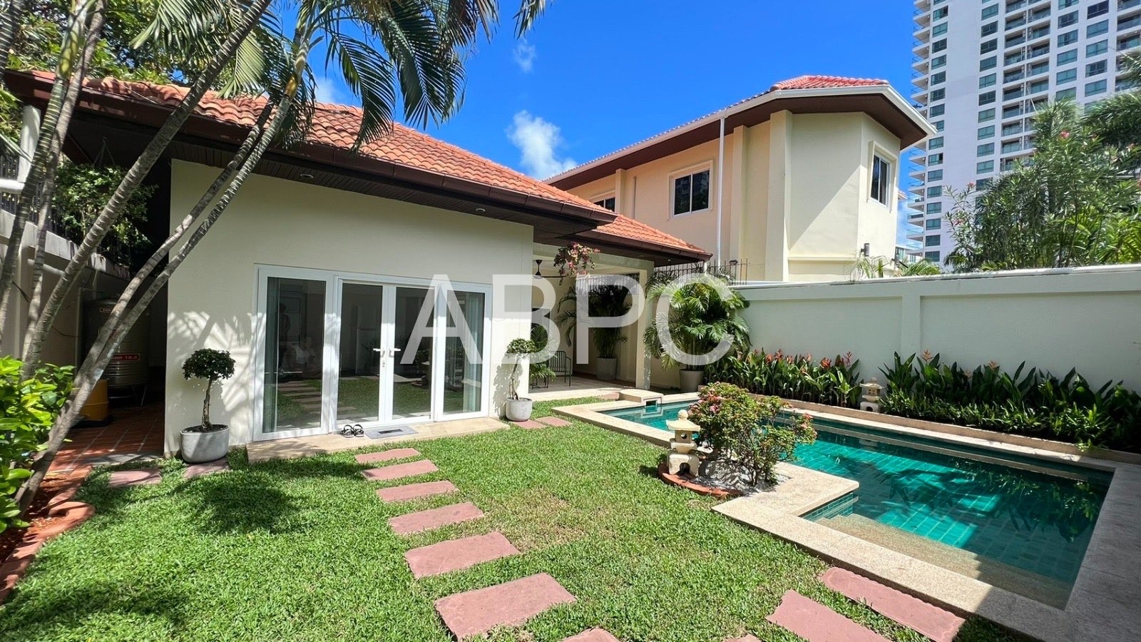 Pool villa For rent or Sale in Prahtamnak photo 8