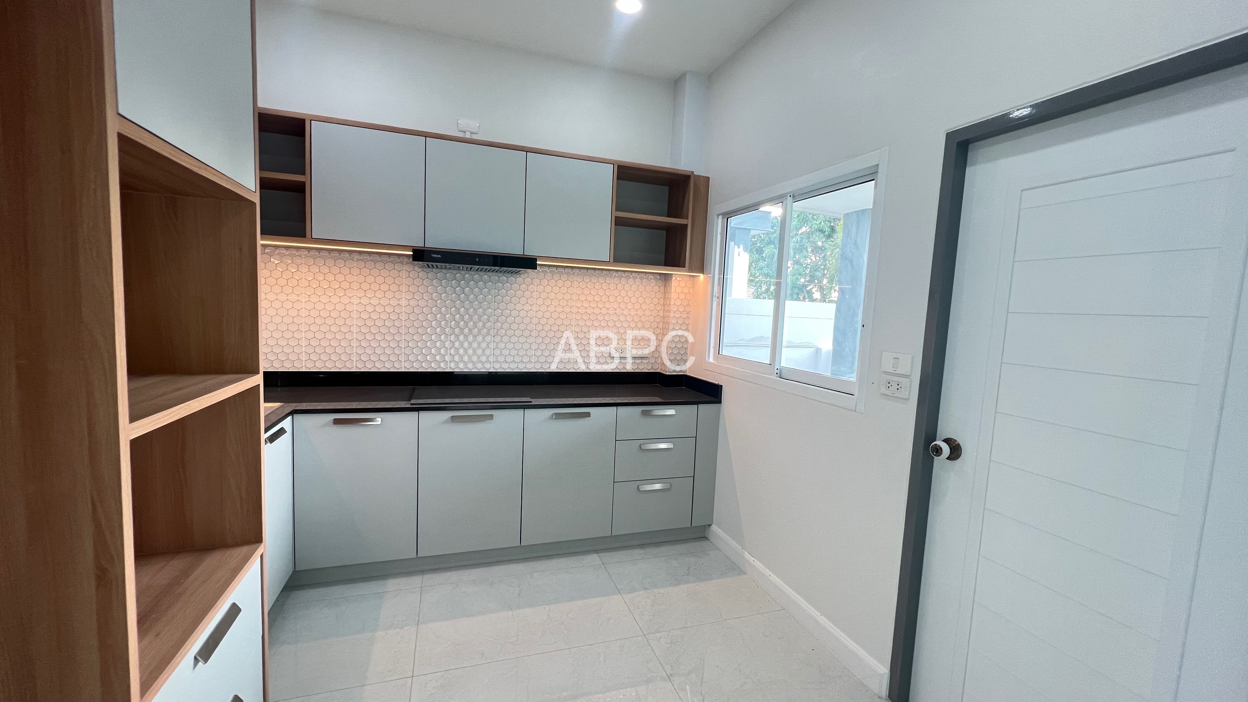 3 Bed 3 Bath Pool Villa in East Pattaya photo 7