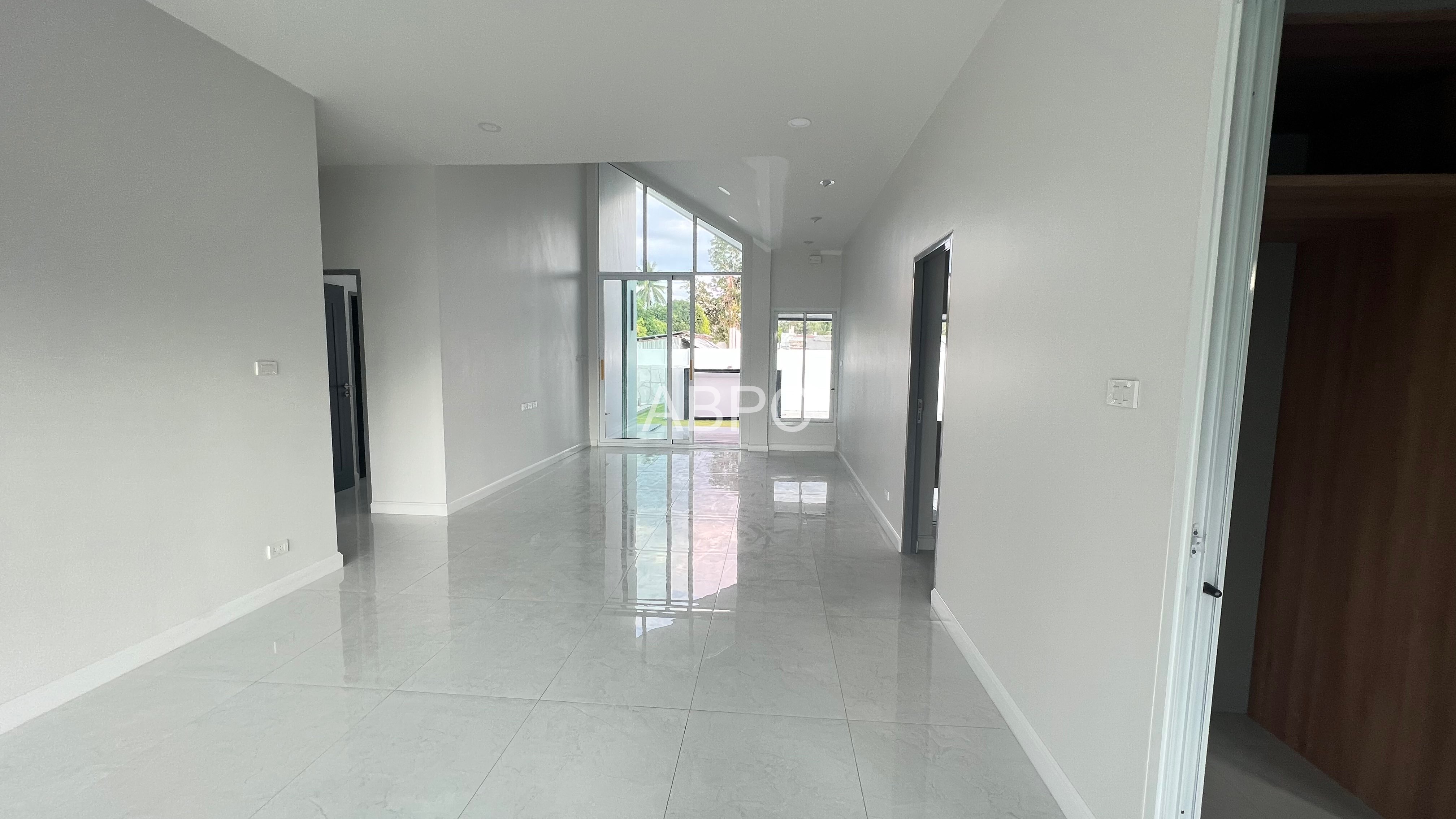 3 Bed 3 Bath Pool Villa in East Pattaya photo 9