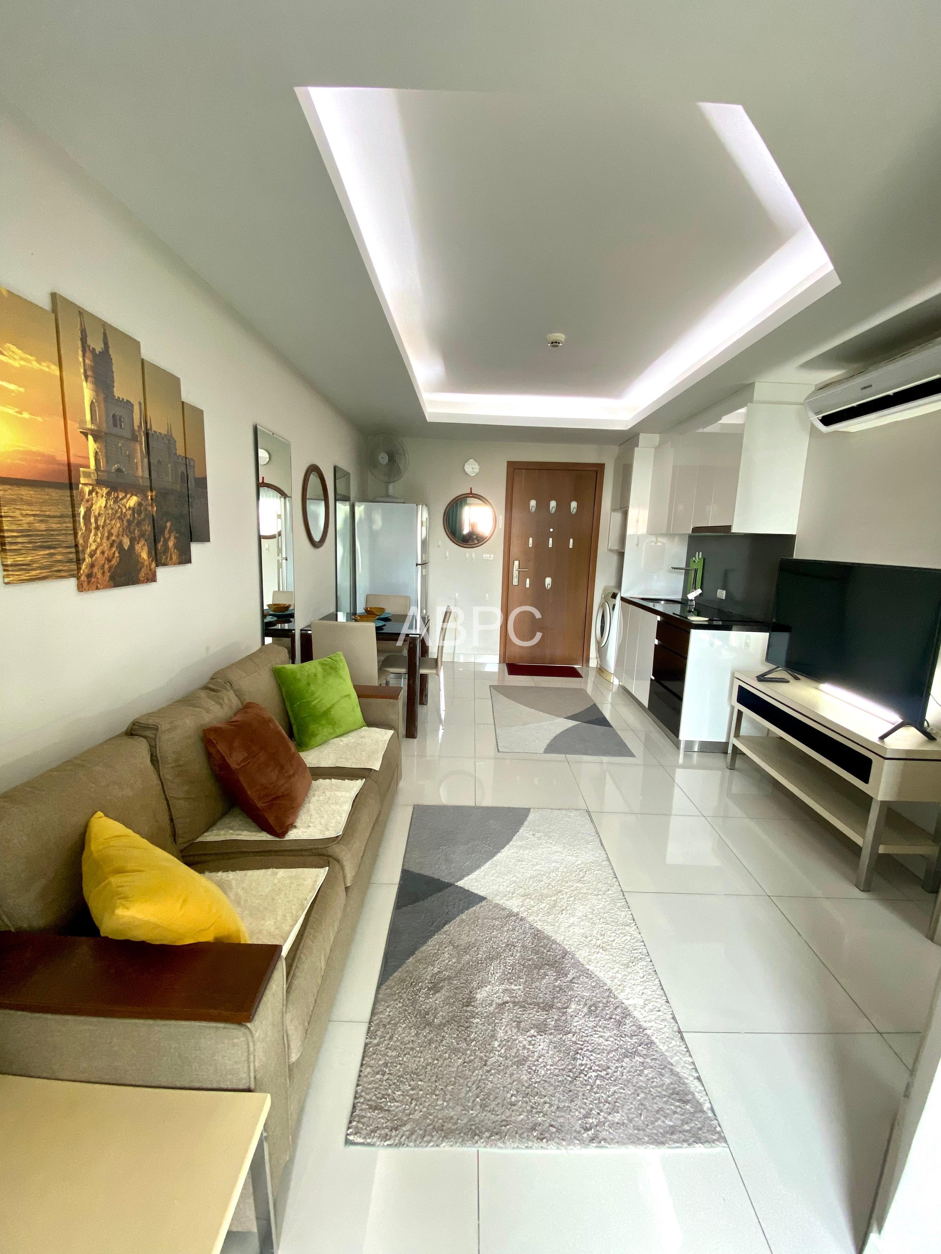 Pool View 1 Bed 1 Bath Condo in Pratumnak photo 9