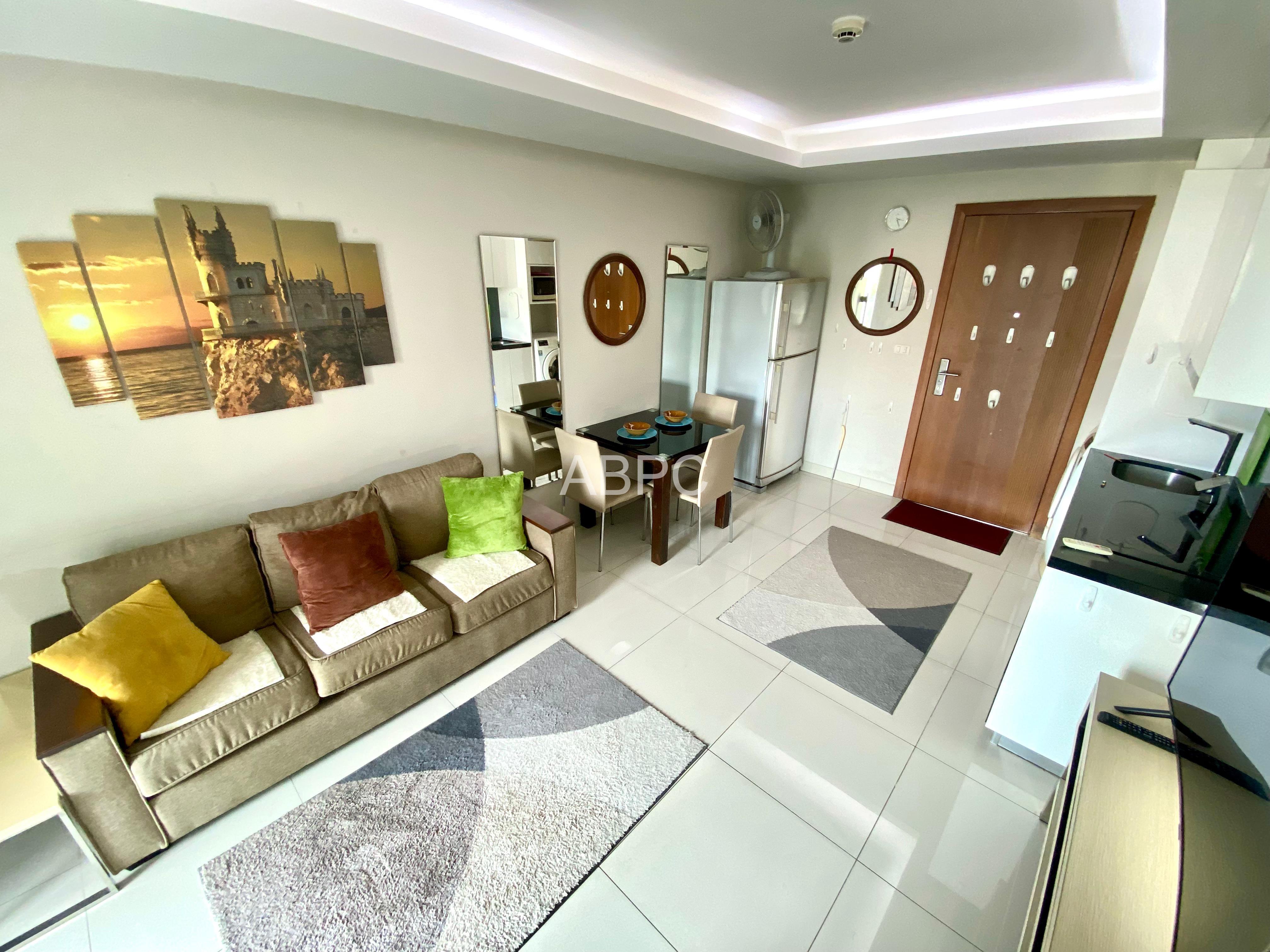 Pool View 1 Bed 1 Bath Condo in Pratumnak photo 10