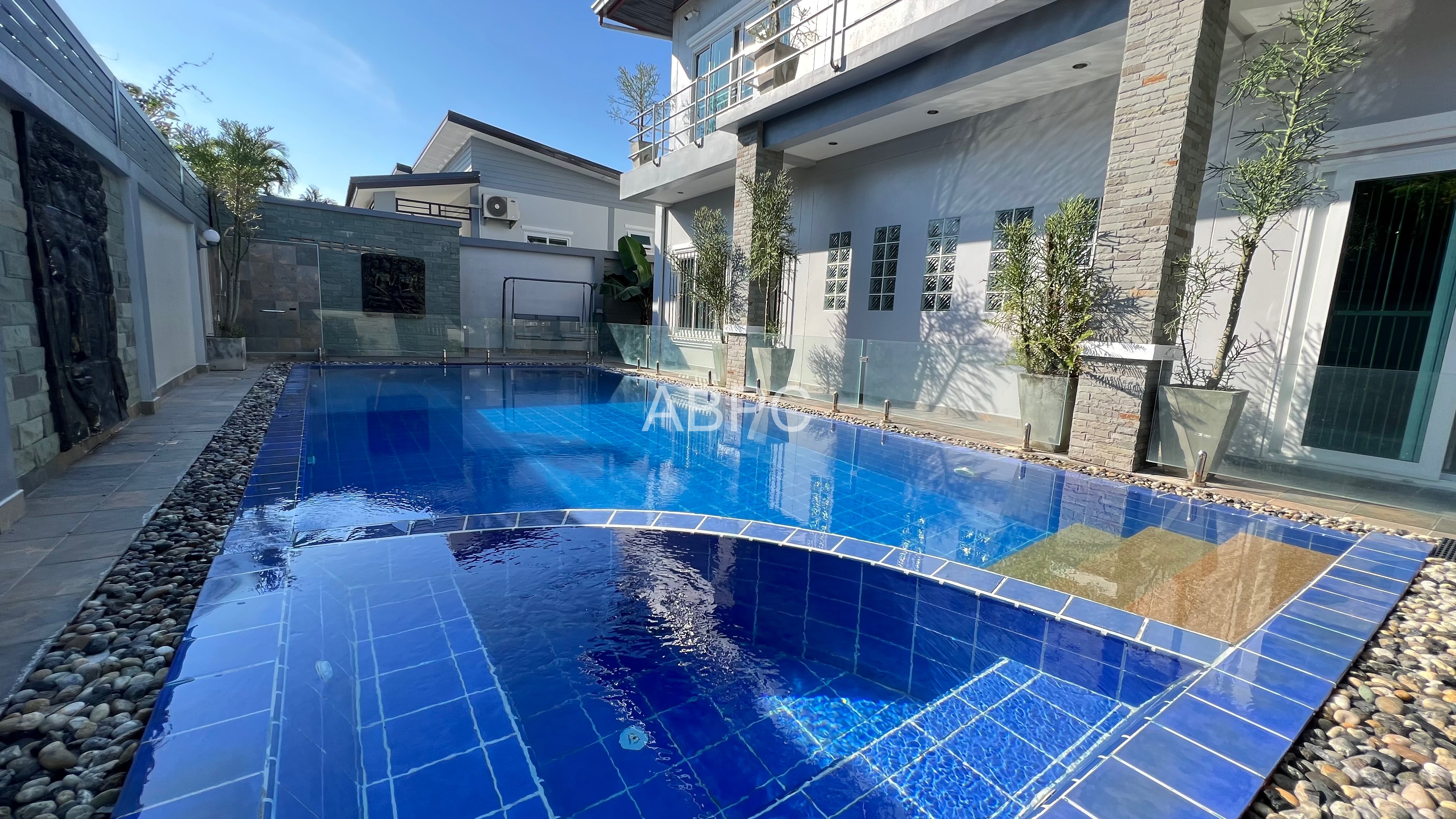 4 Bedrooms 4 Bathrooms in East Pattaya - Lakeside Court 3 photo 10
