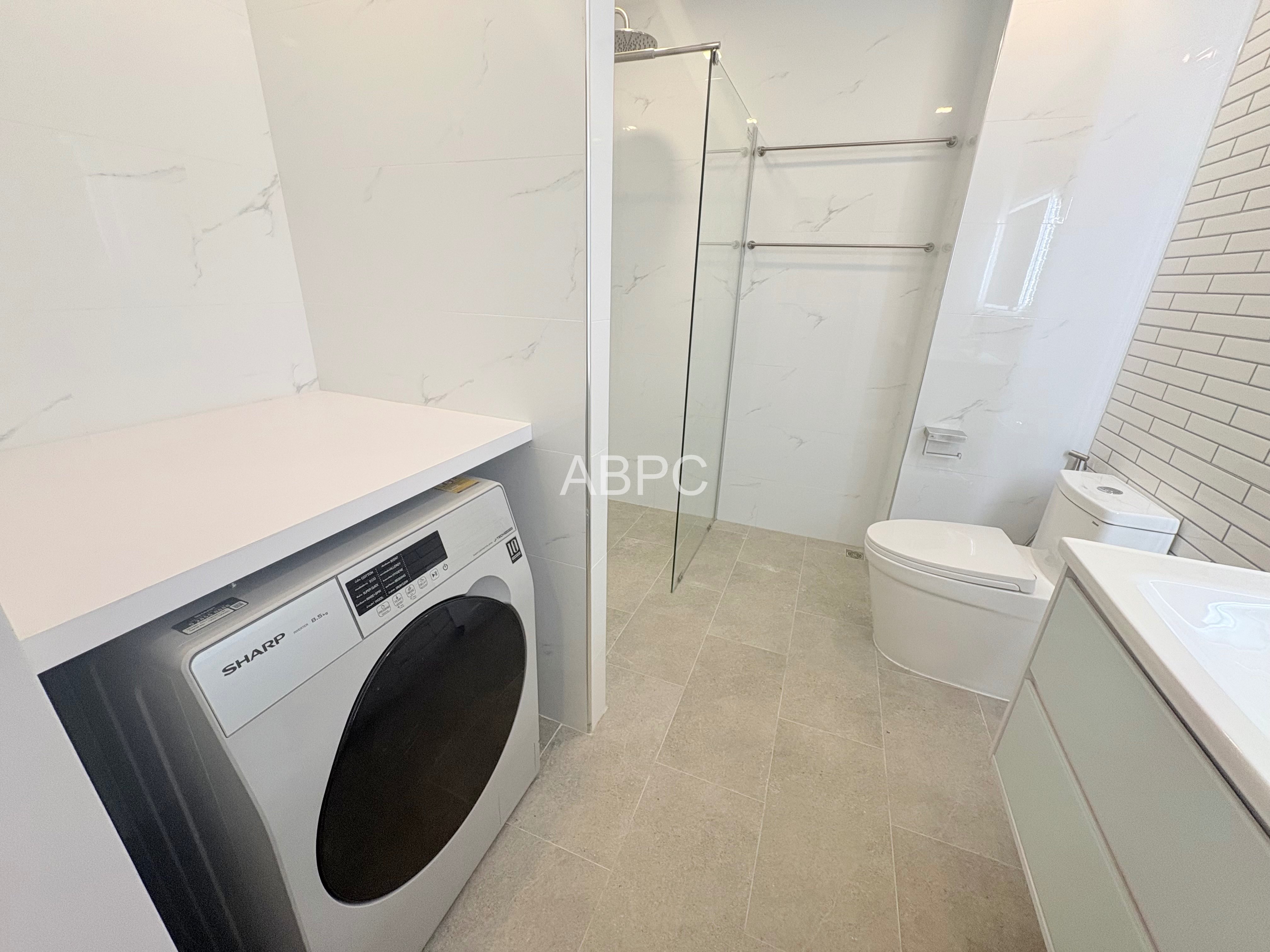 Stunning renovation central Pattaya photo 6