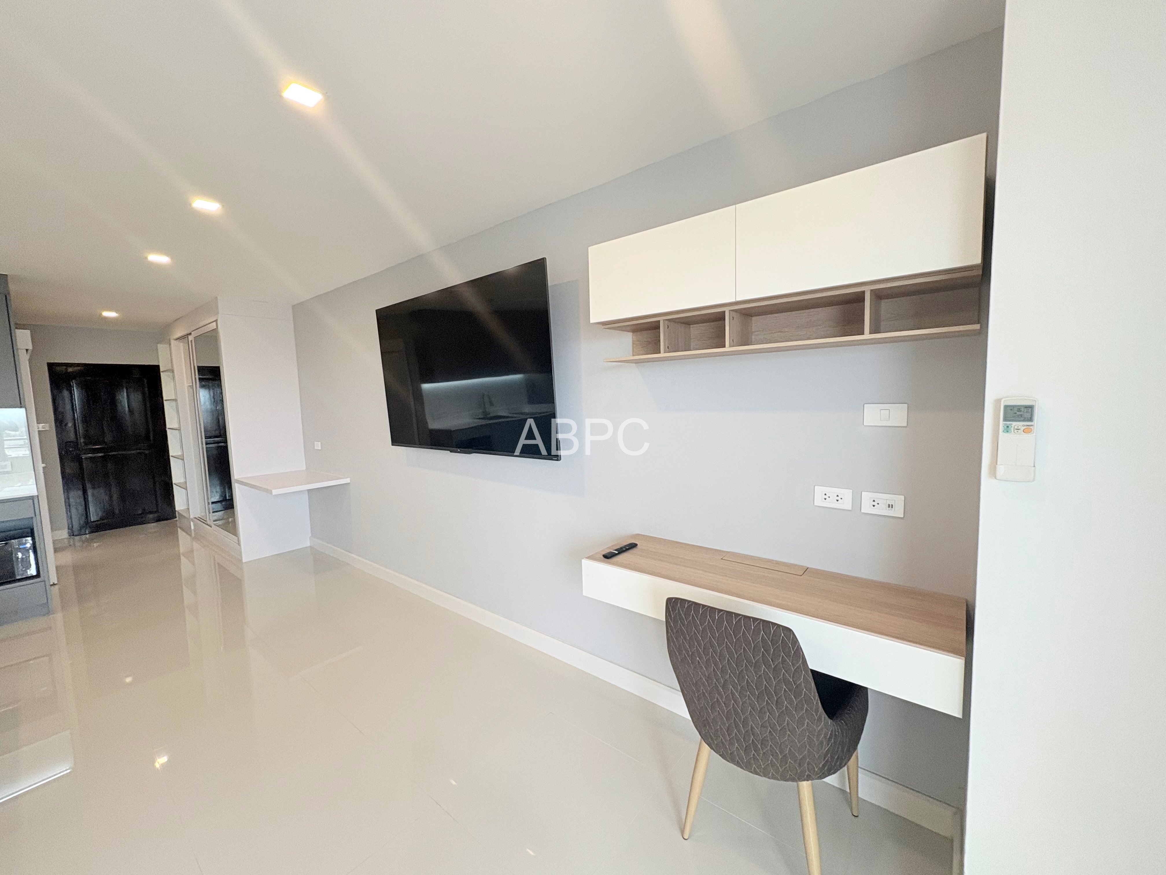 Stunning renovation central Pattaya photo 7