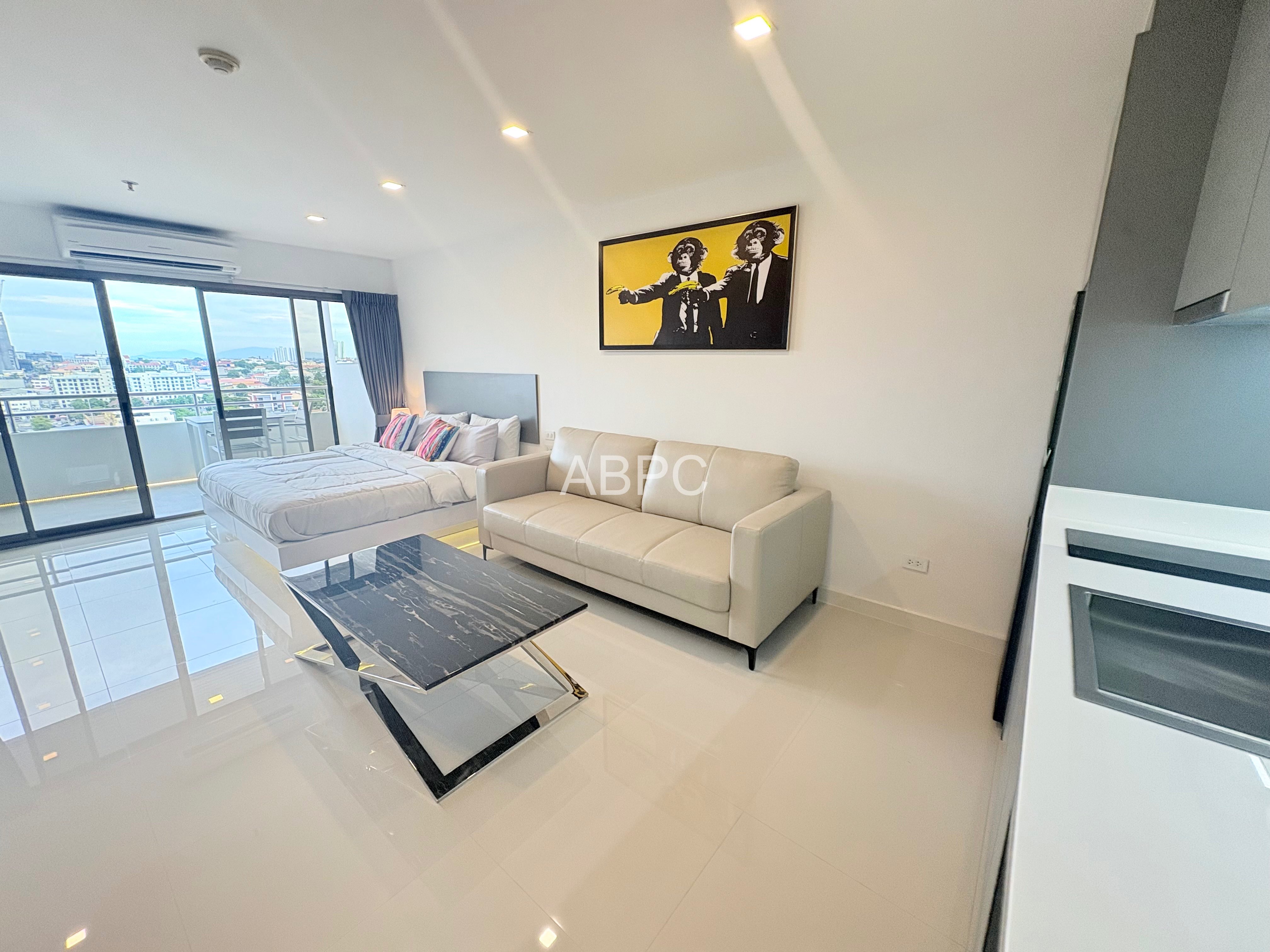 Stunning renovation central Pattaya photo 10
