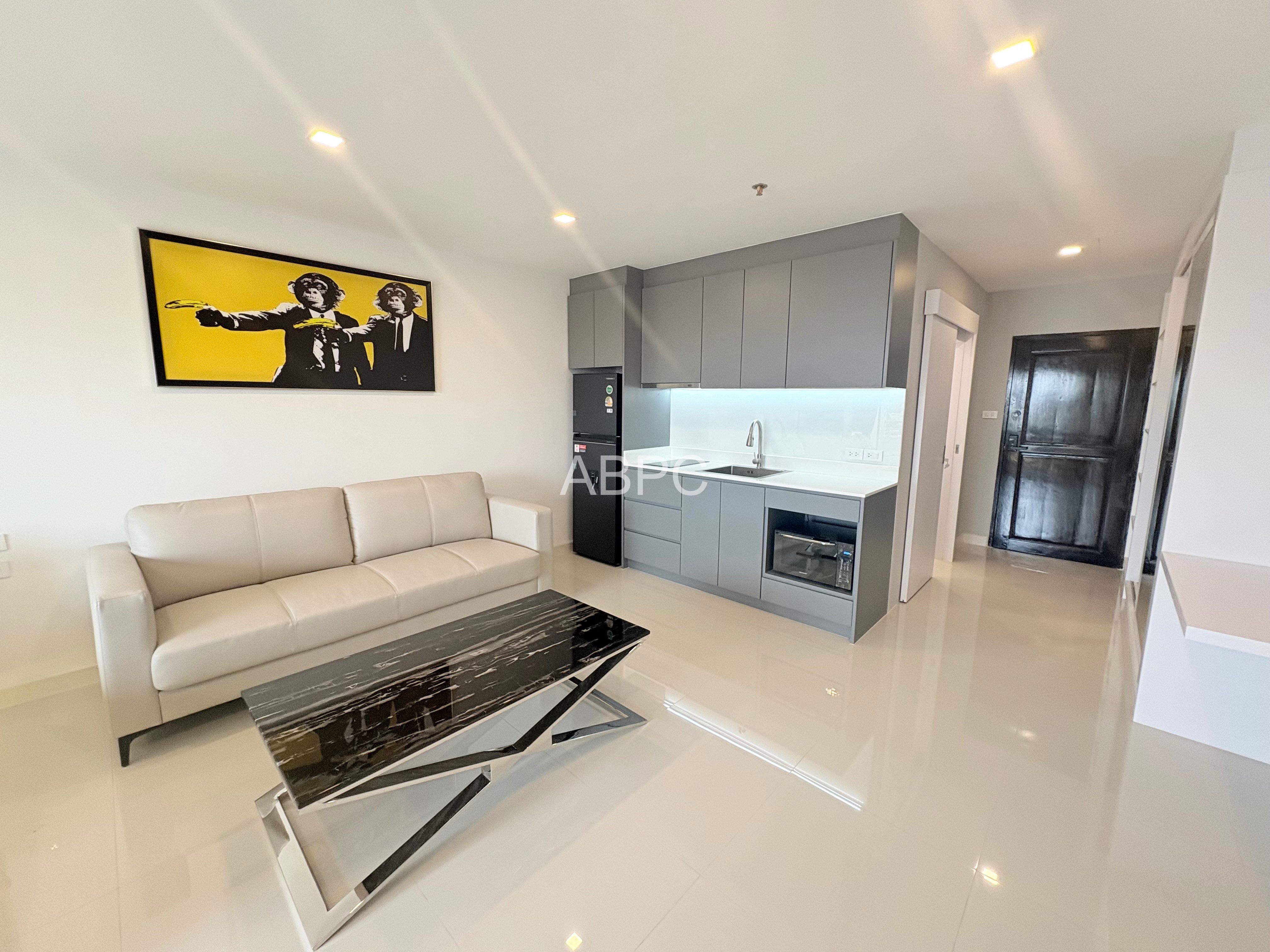 Stunning renovation central Pattaya photo 12