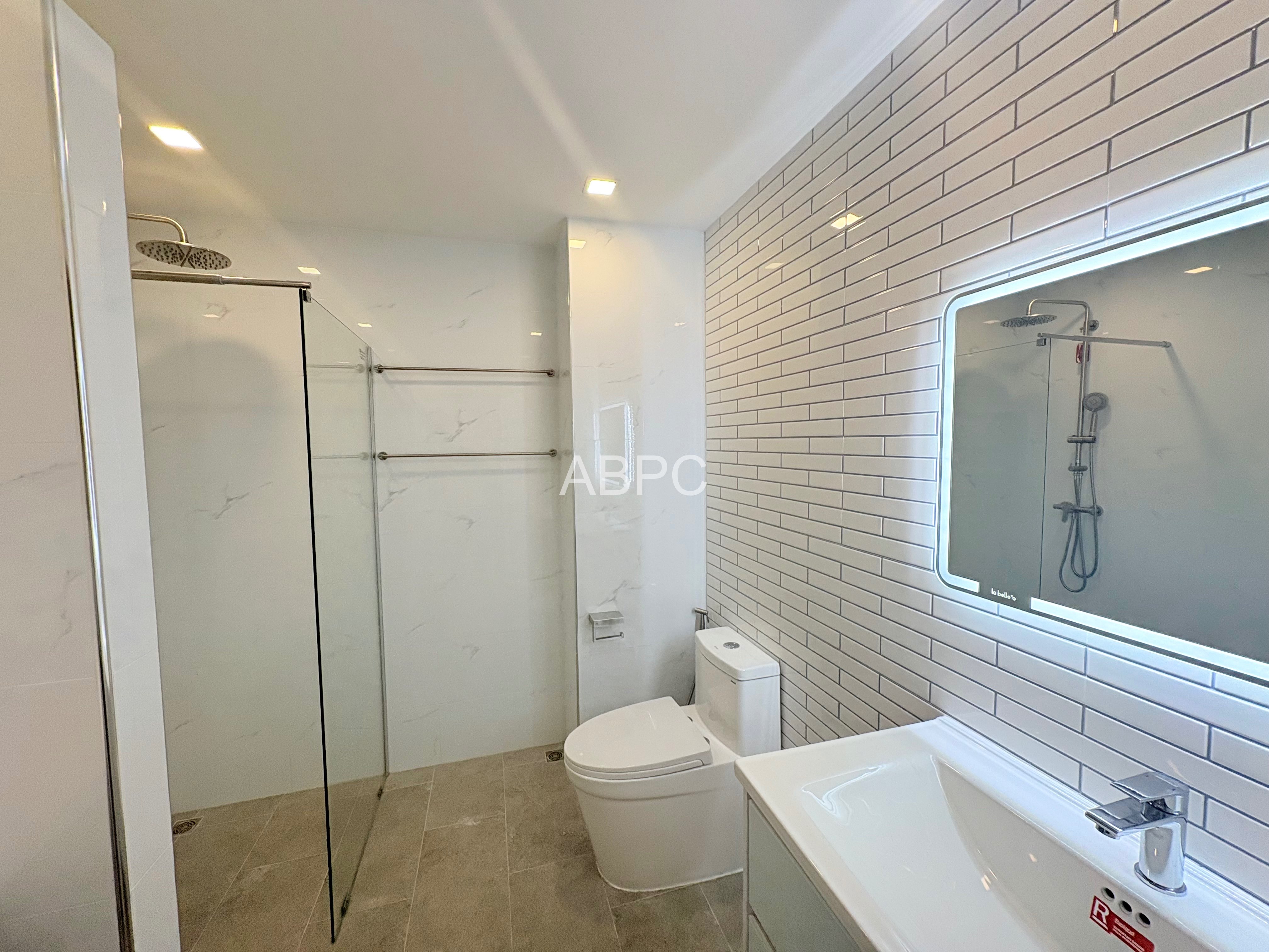Stunning renovation central Pattaya photo 13