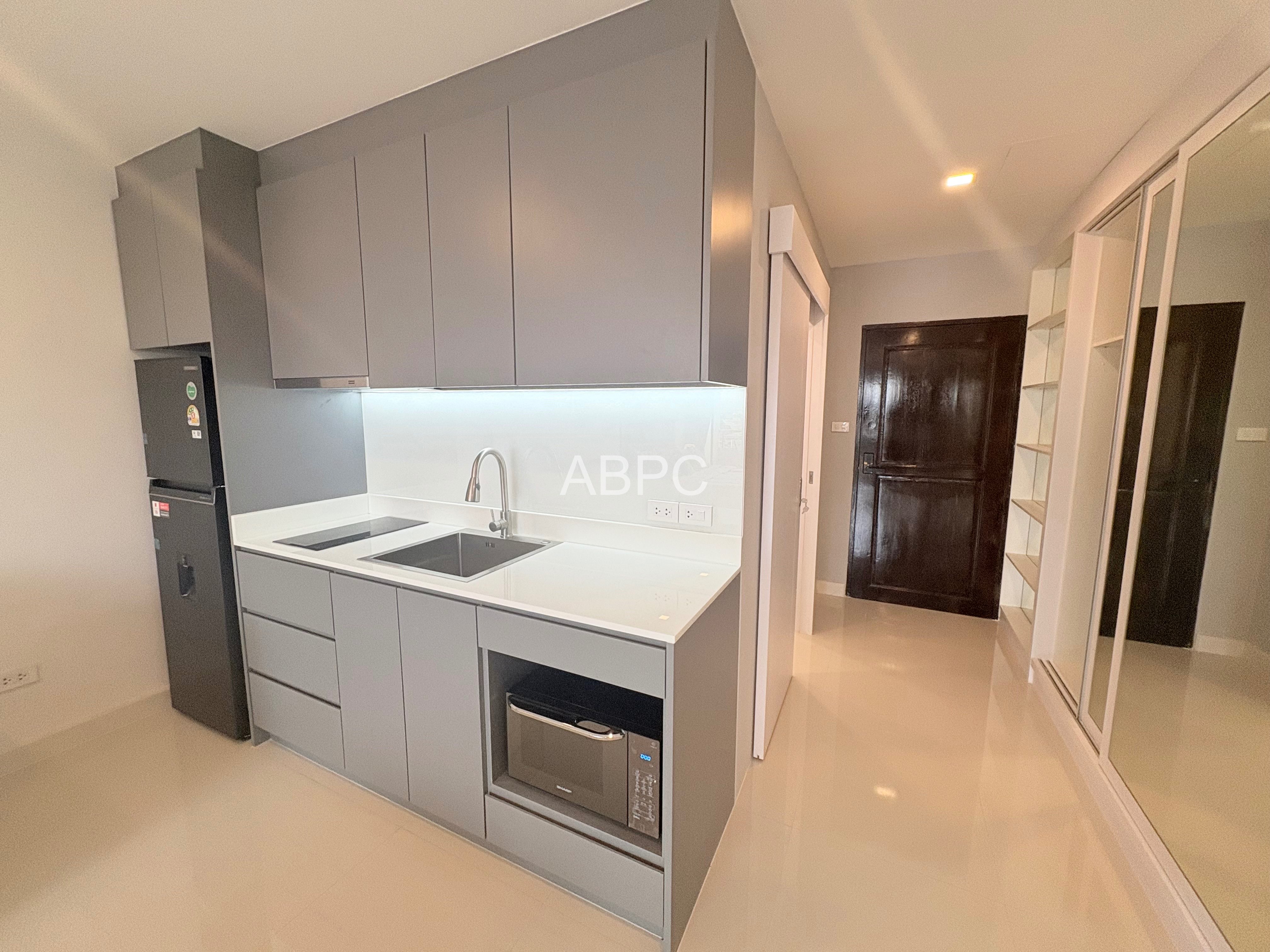 Stunning renovation central Pattaya photo 4