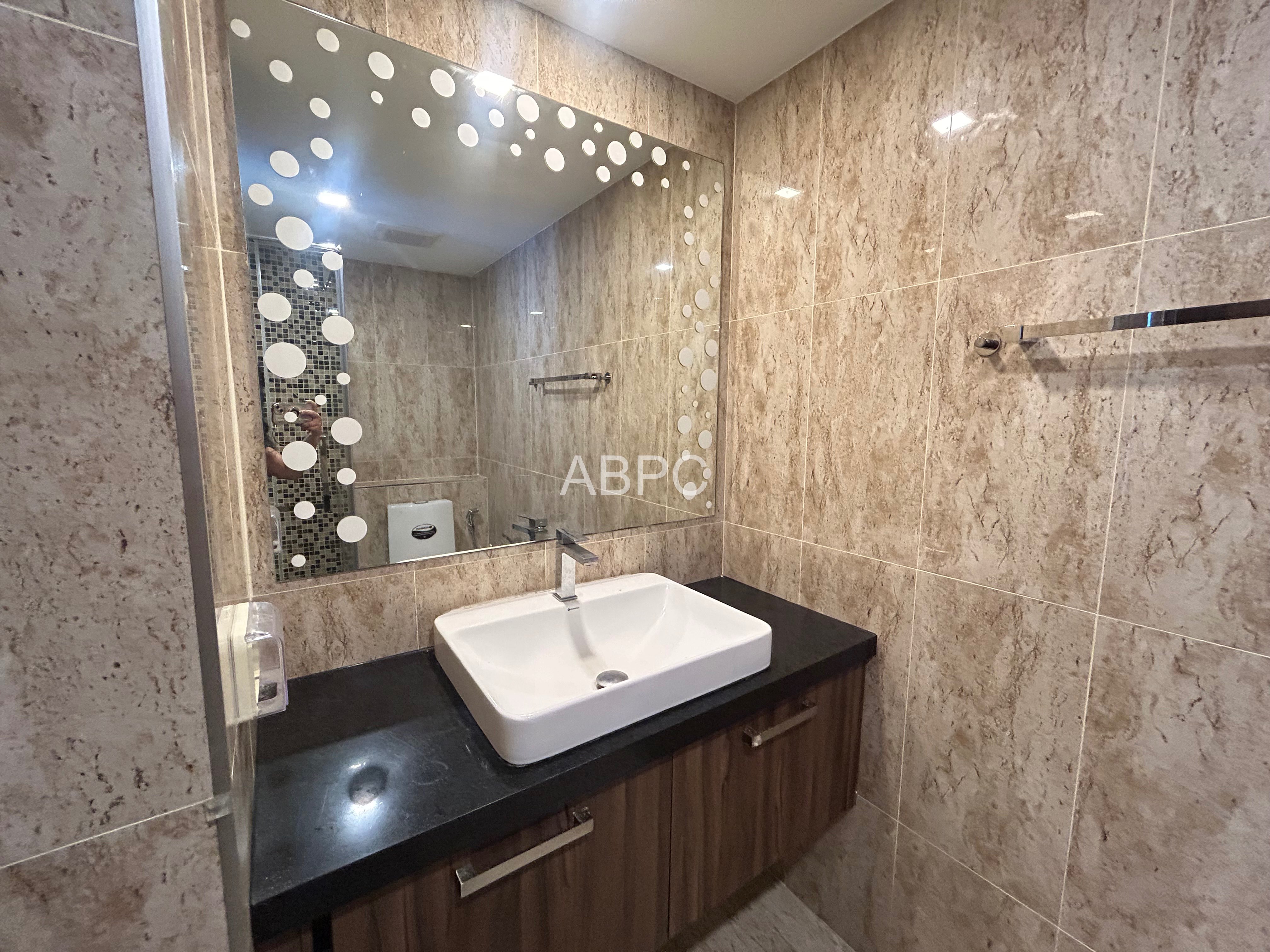 1 Bed - 1 Bath Condo in Central Pattaya photo 4